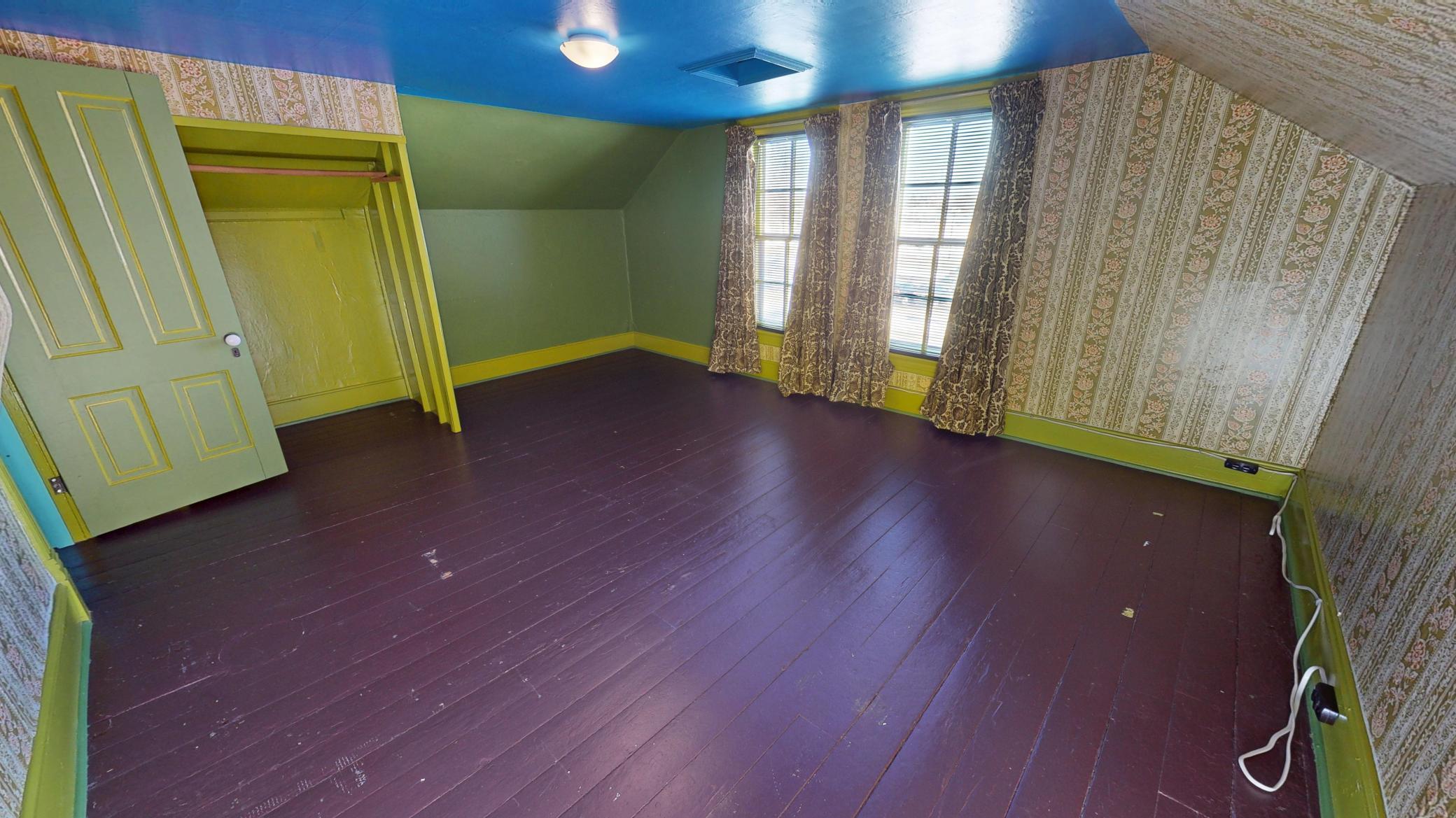 2715 Wingfield Avenue