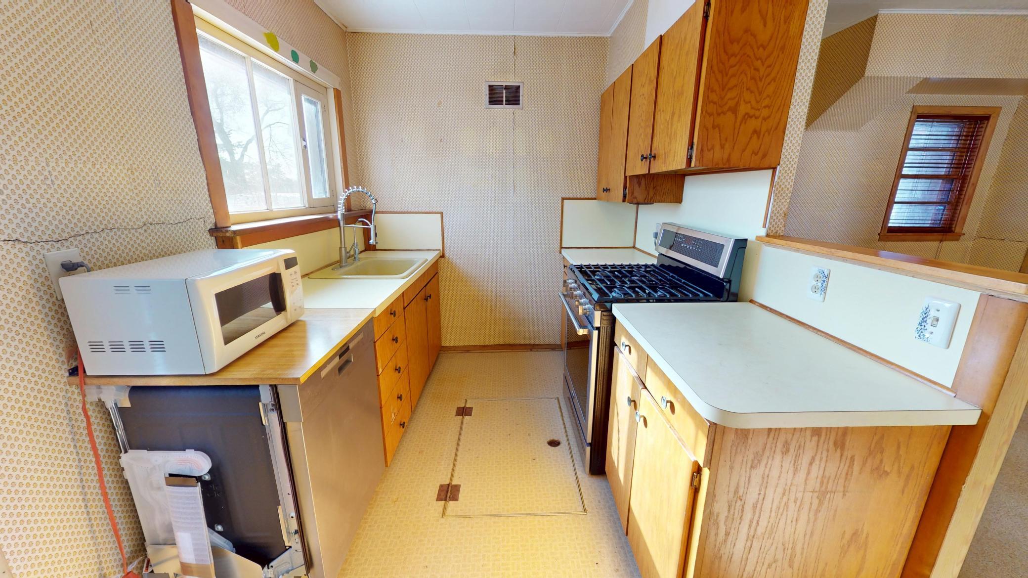 2715 Wingfield Avenue