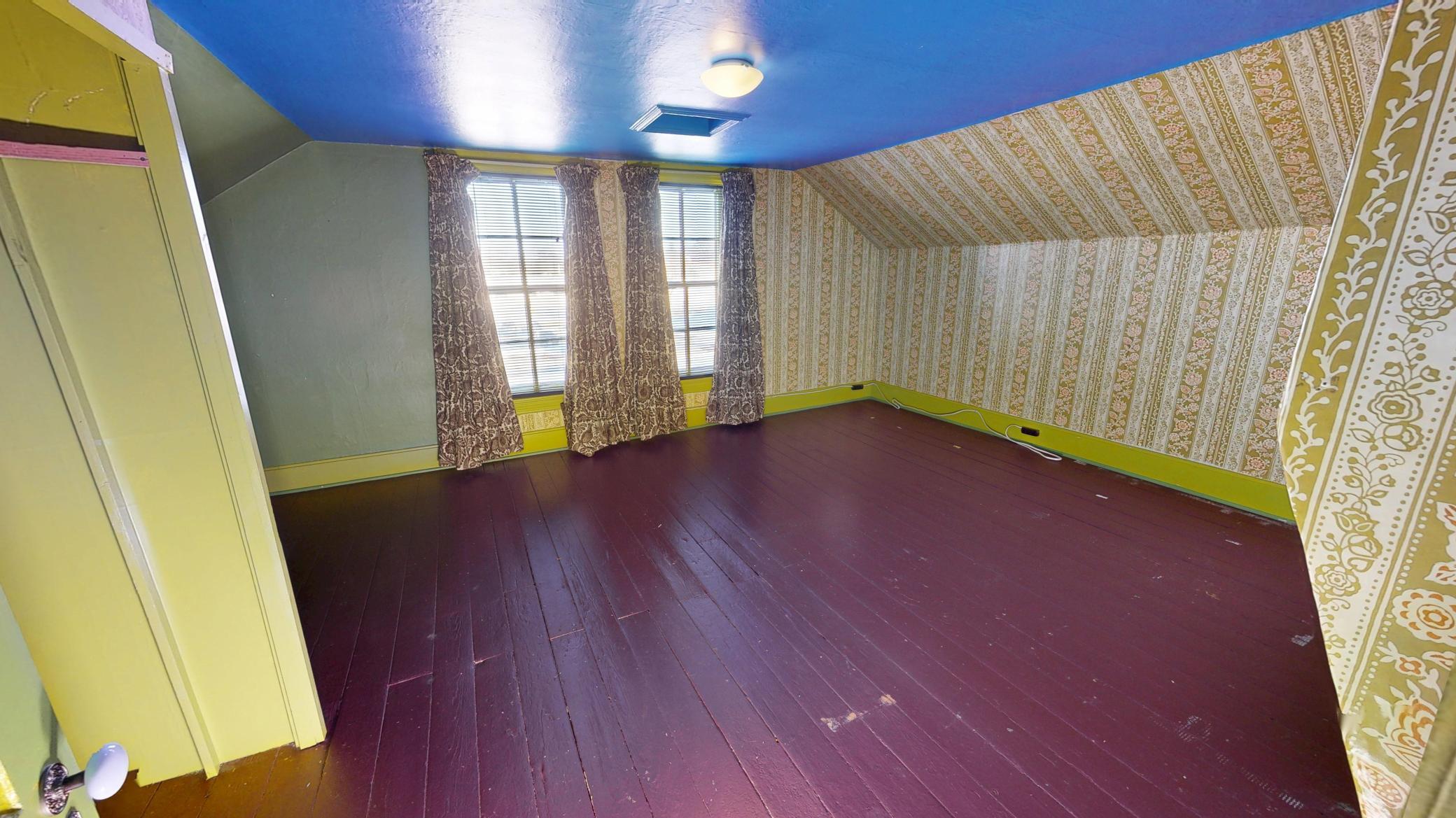 2715 Wingfield Avenue