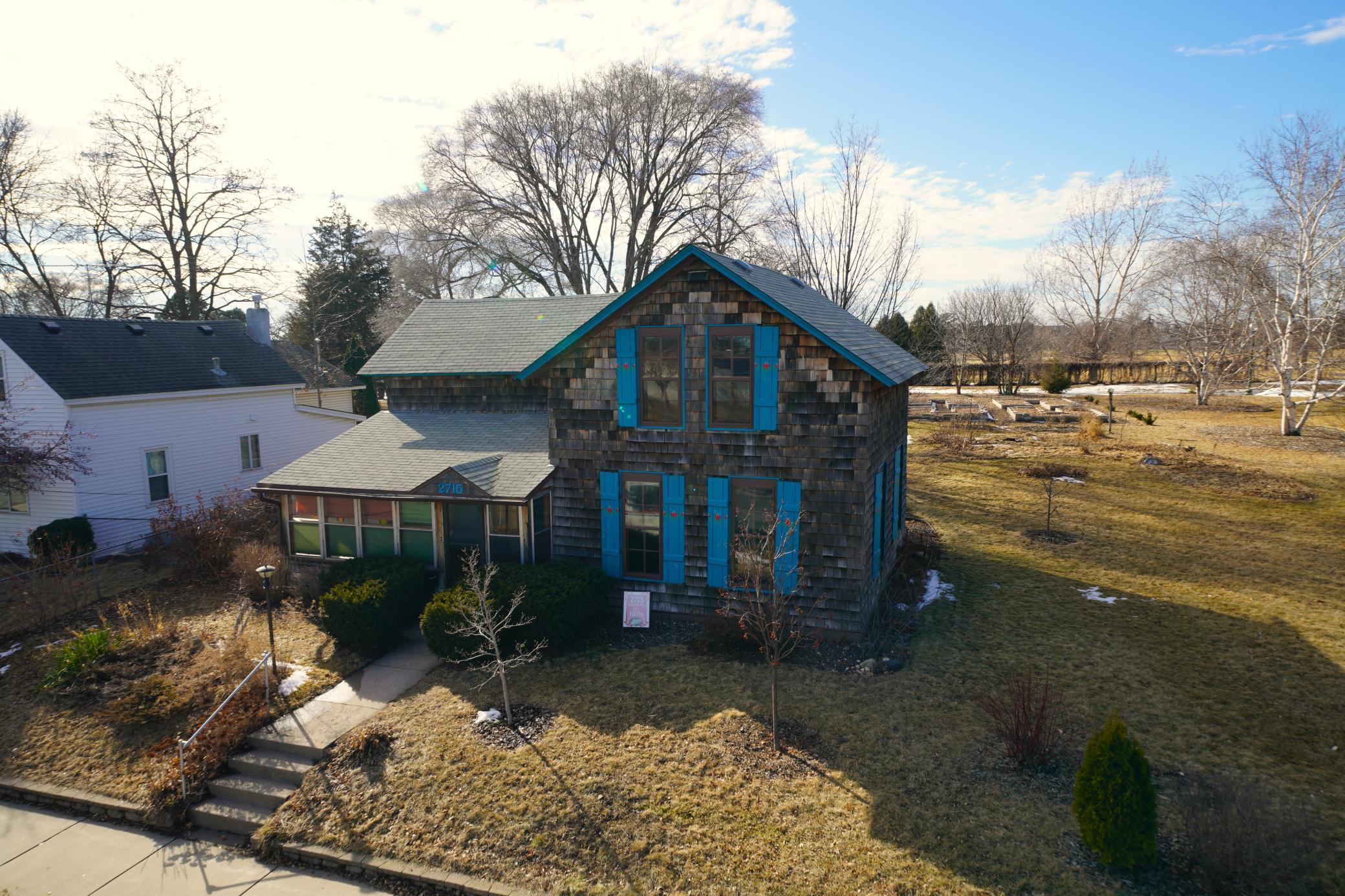 2715 Wingfield Avenue