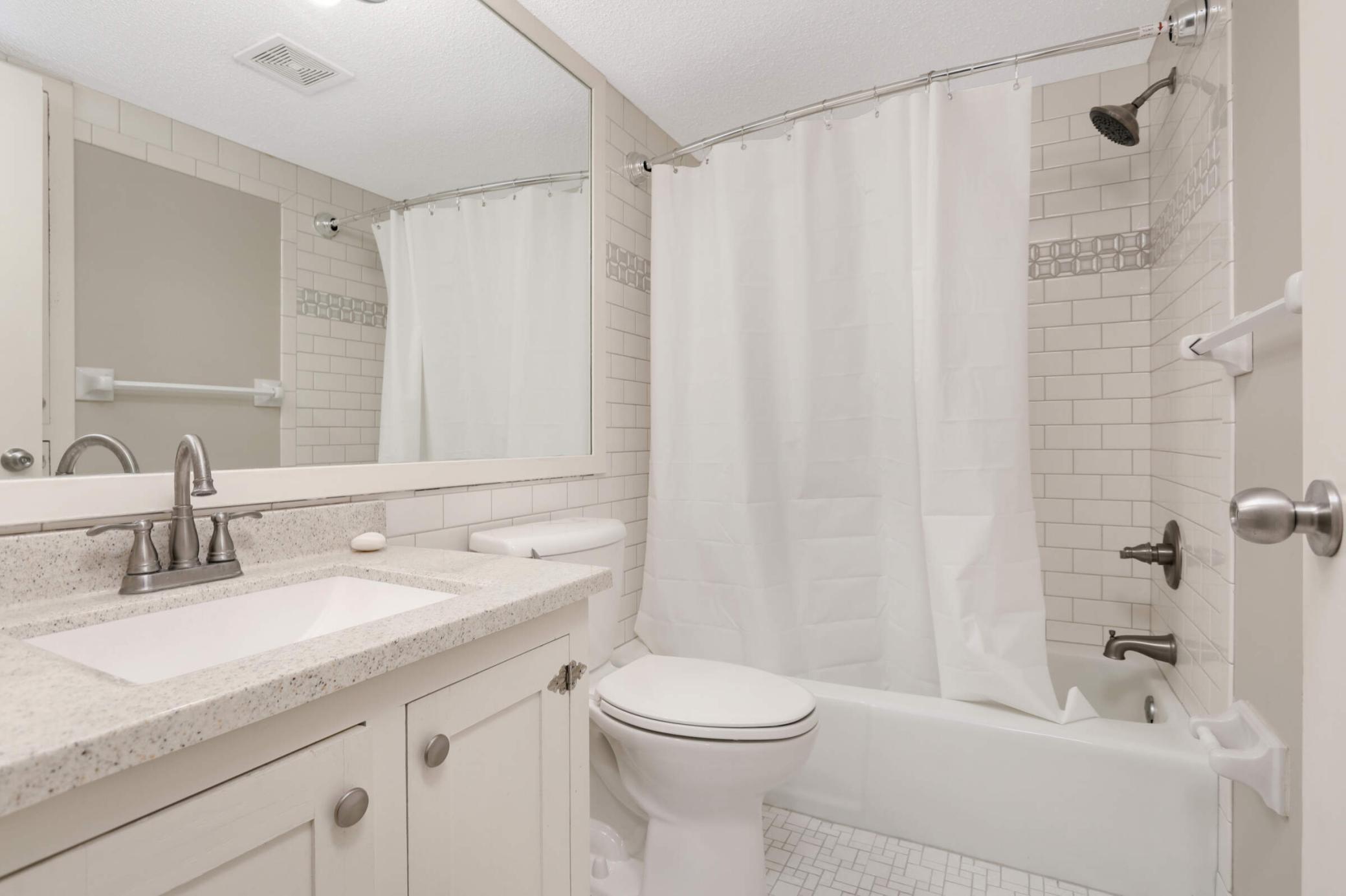 4371 Wilshire Boulevard Unit: 206