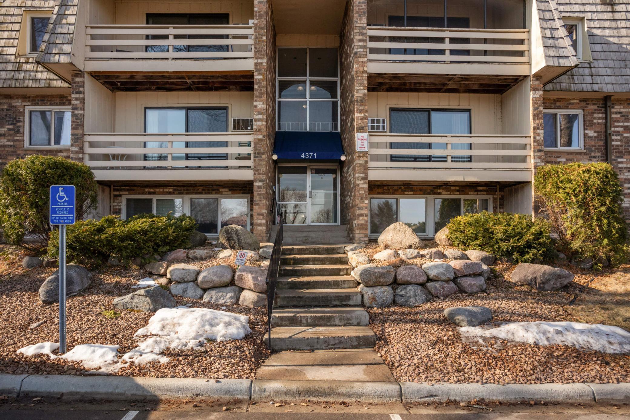 4371 Wilshire Boulevard Unit: 206