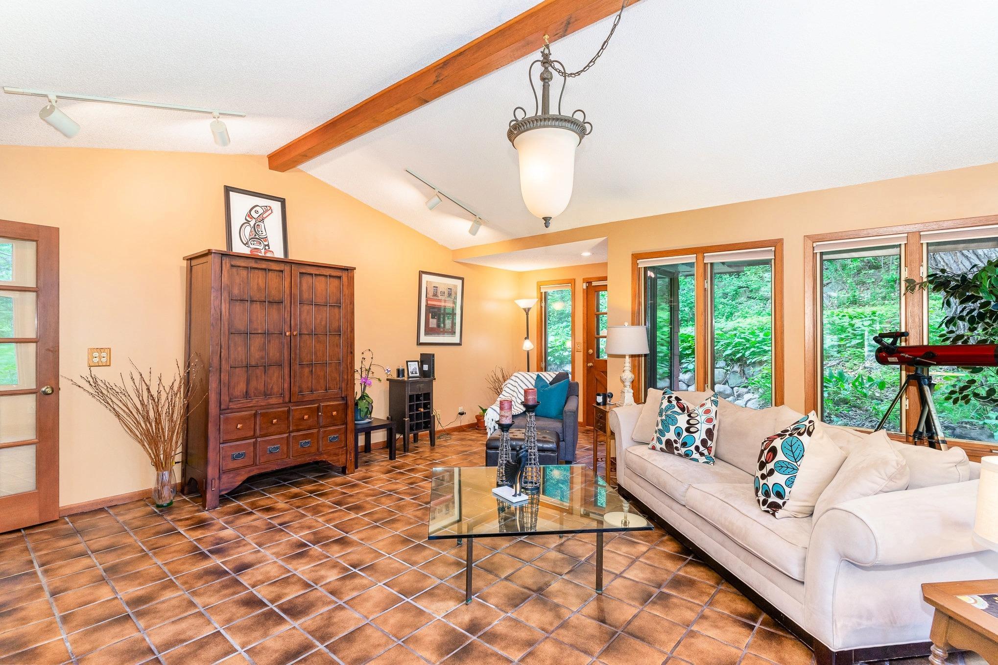 1350 Crestridge Lane