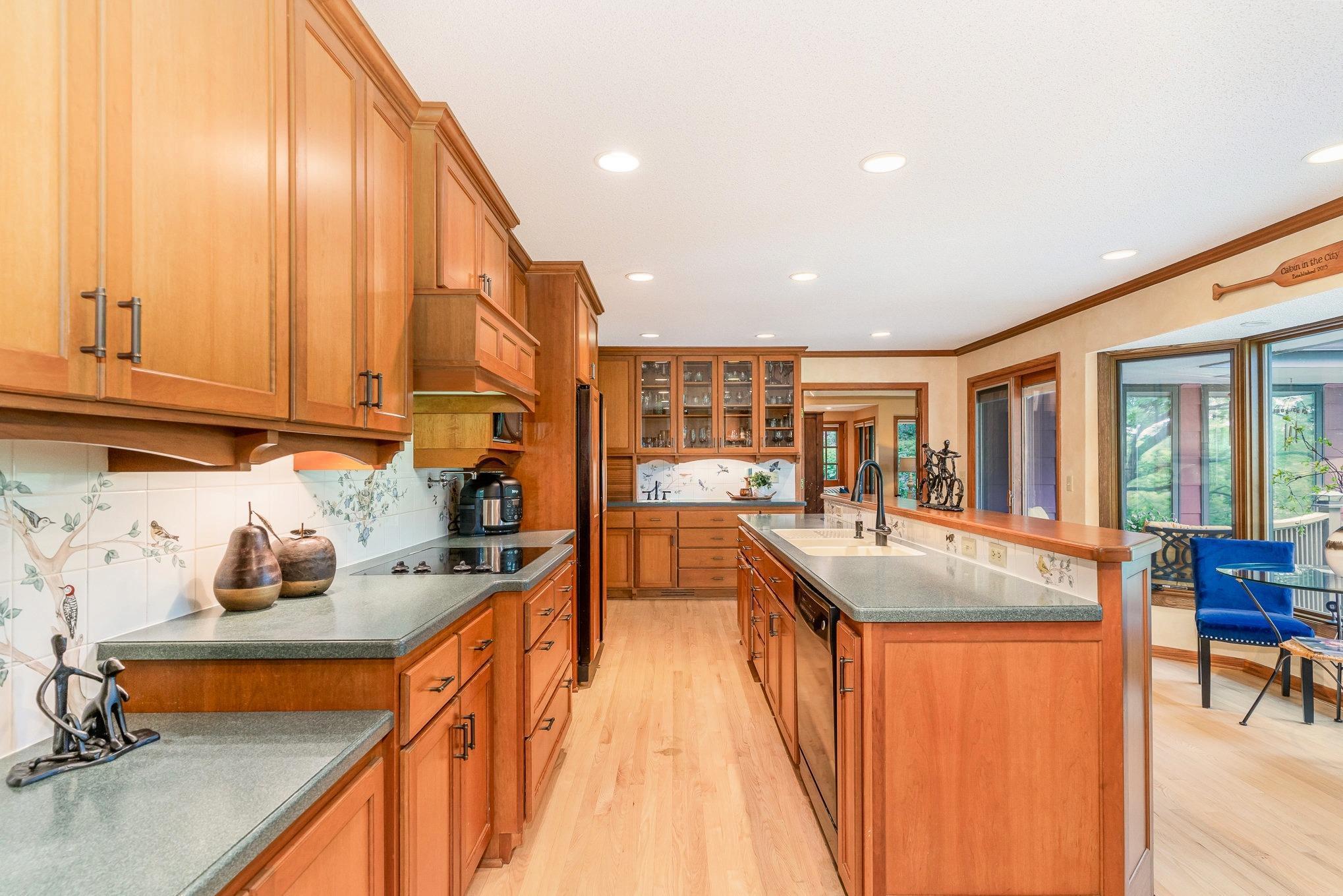 1350 Crestridge Lane