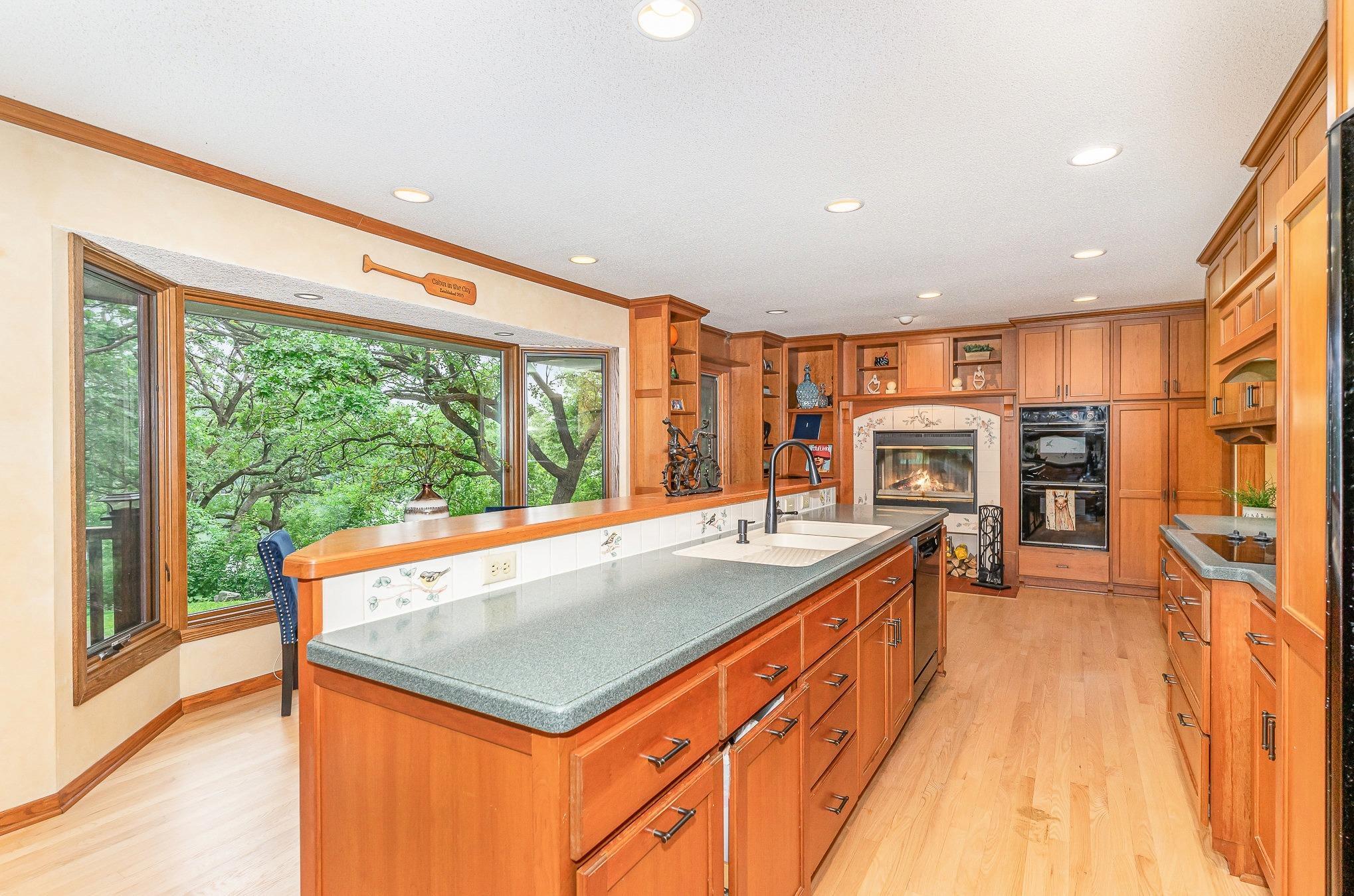 1350 Crestridge Lane