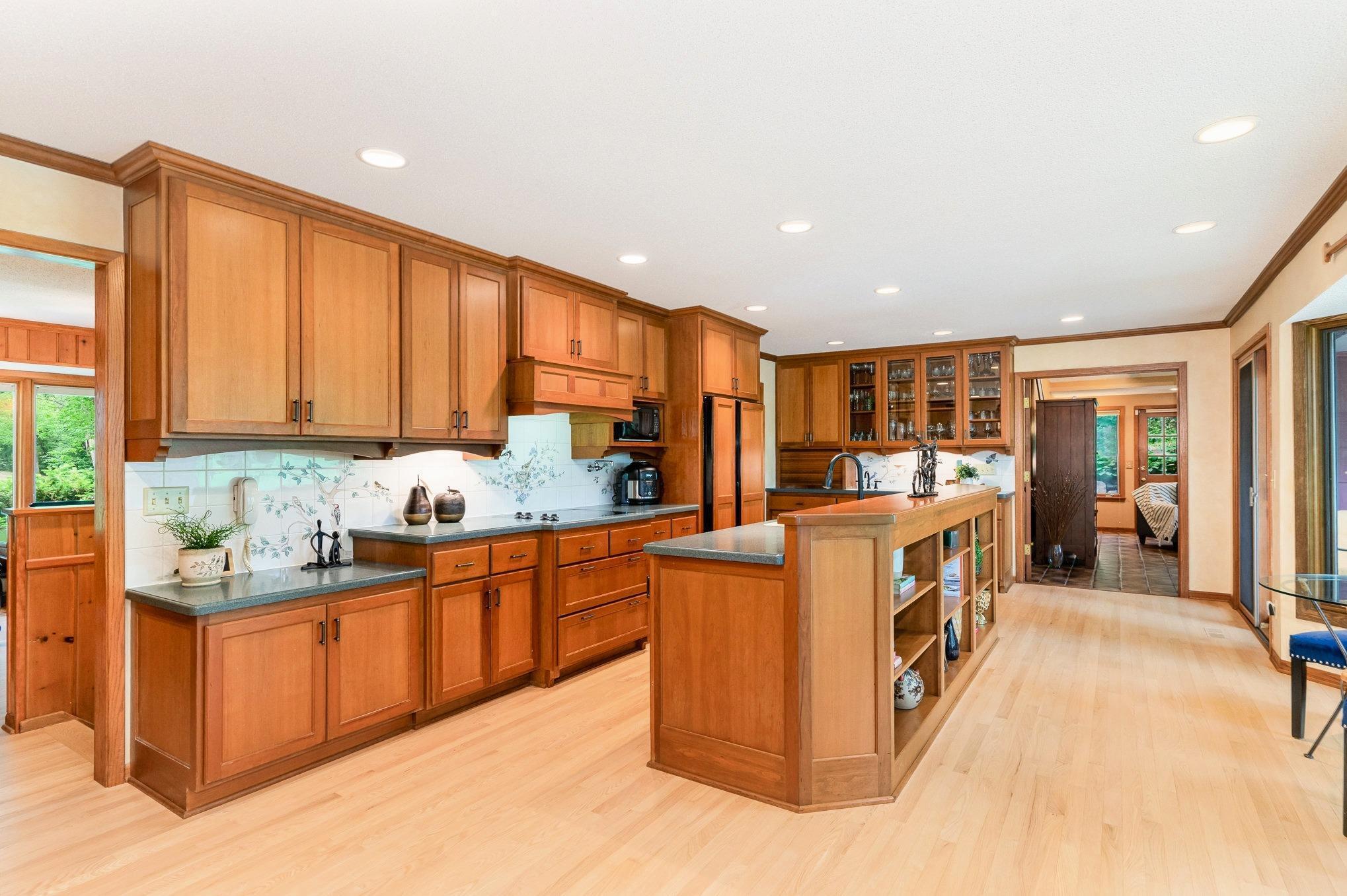 1350 Crestridge Lane