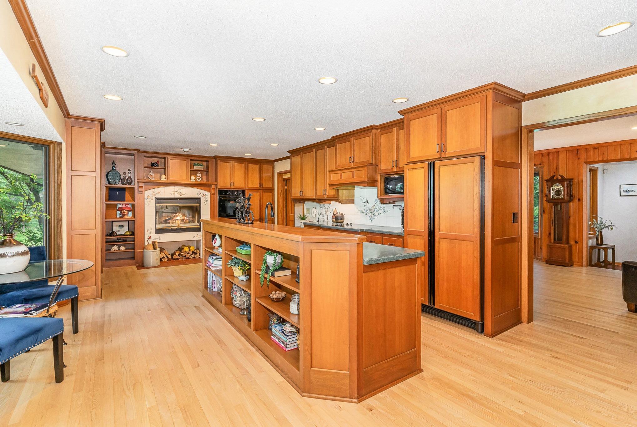 1350 Crestridge Lane