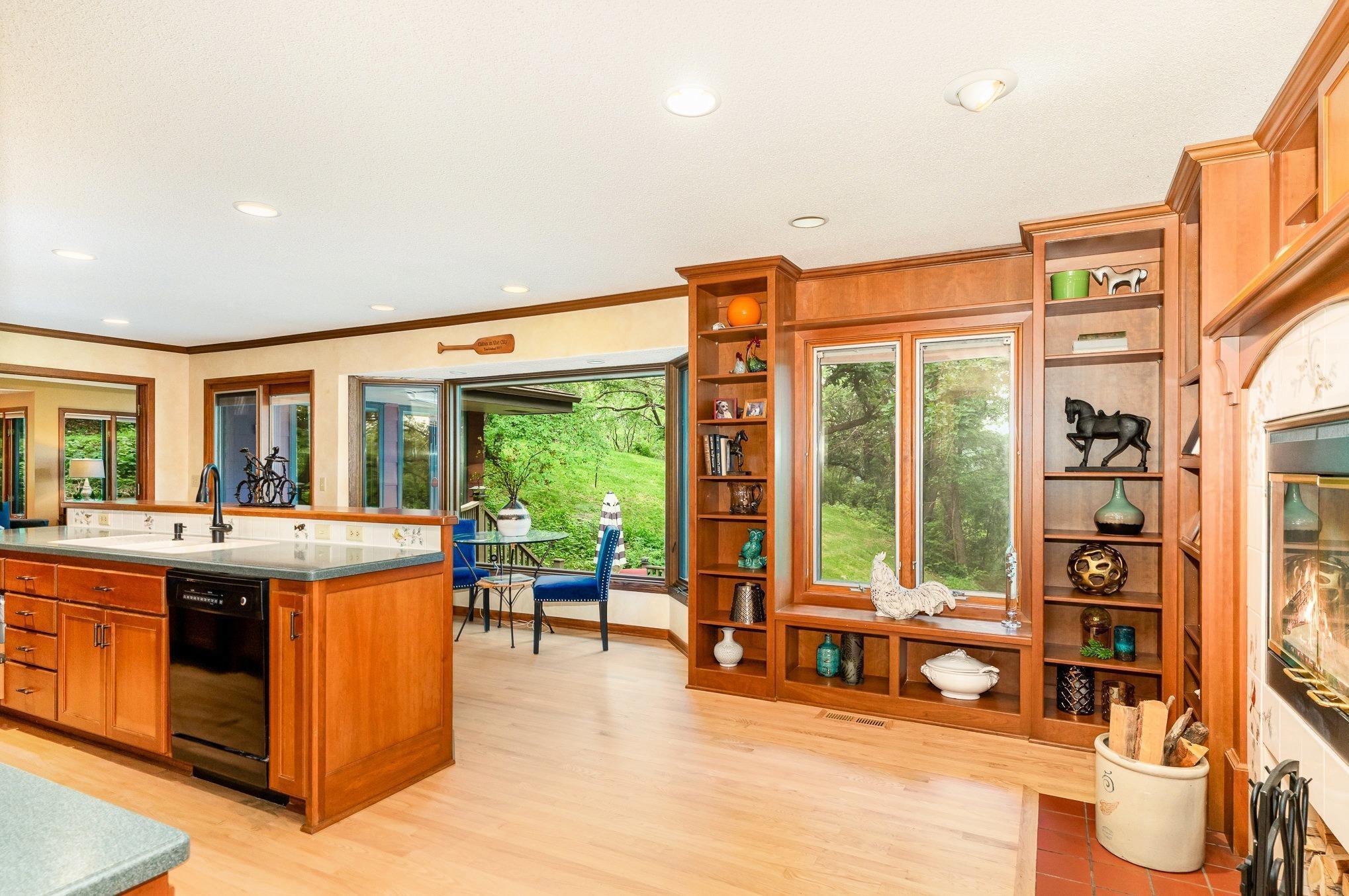 1350 Crestridge Lane