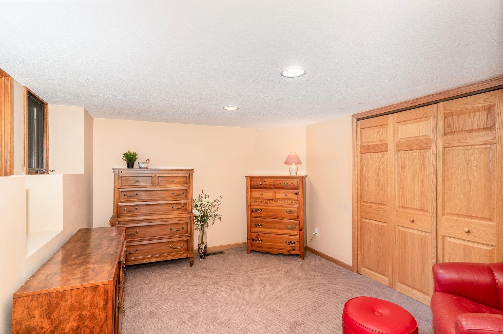 1350 Crestridge Lane