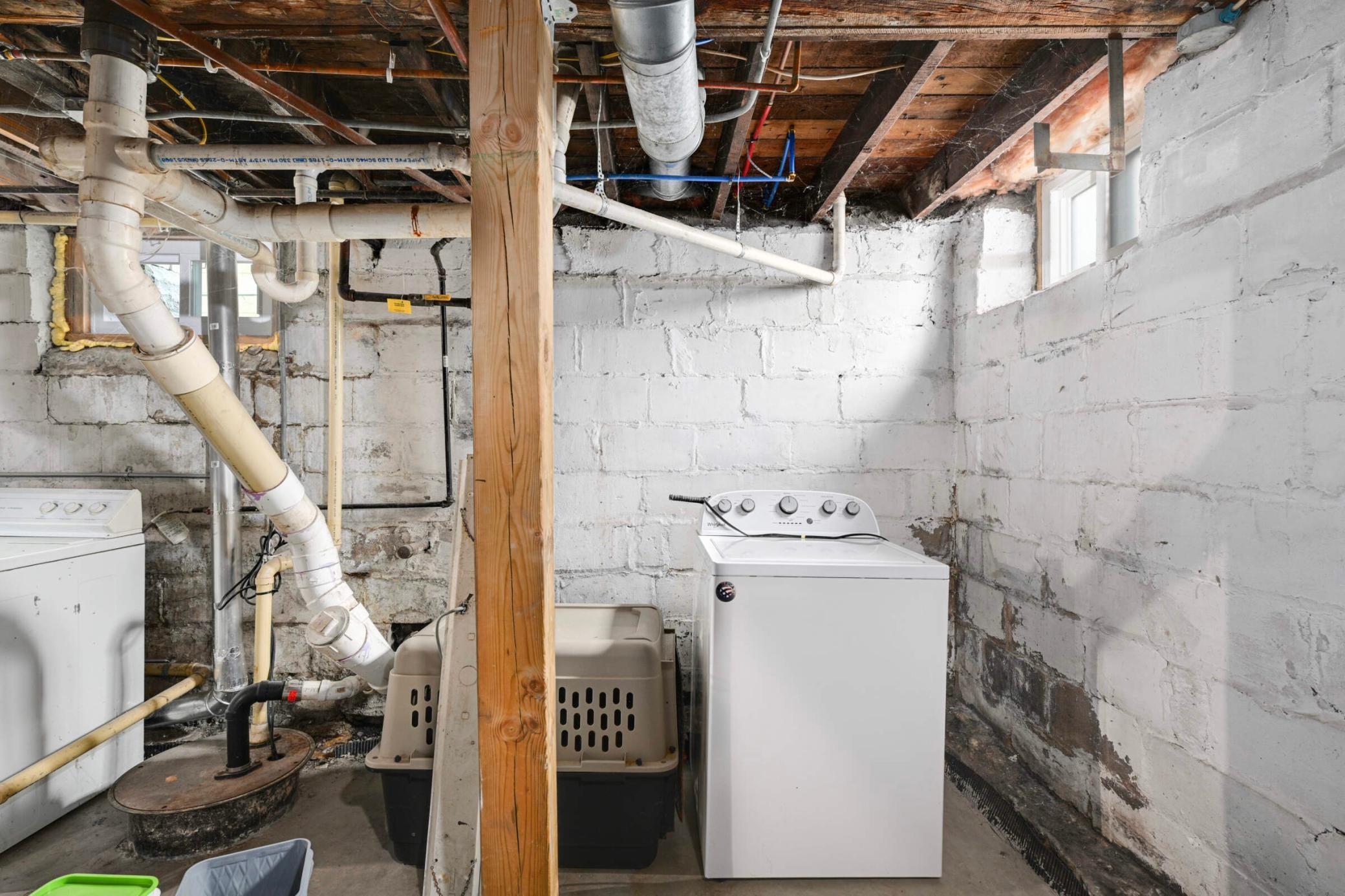 114 Congress Street W