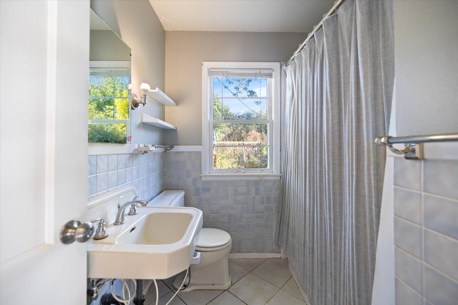 1445 Larpenteur Avenue W