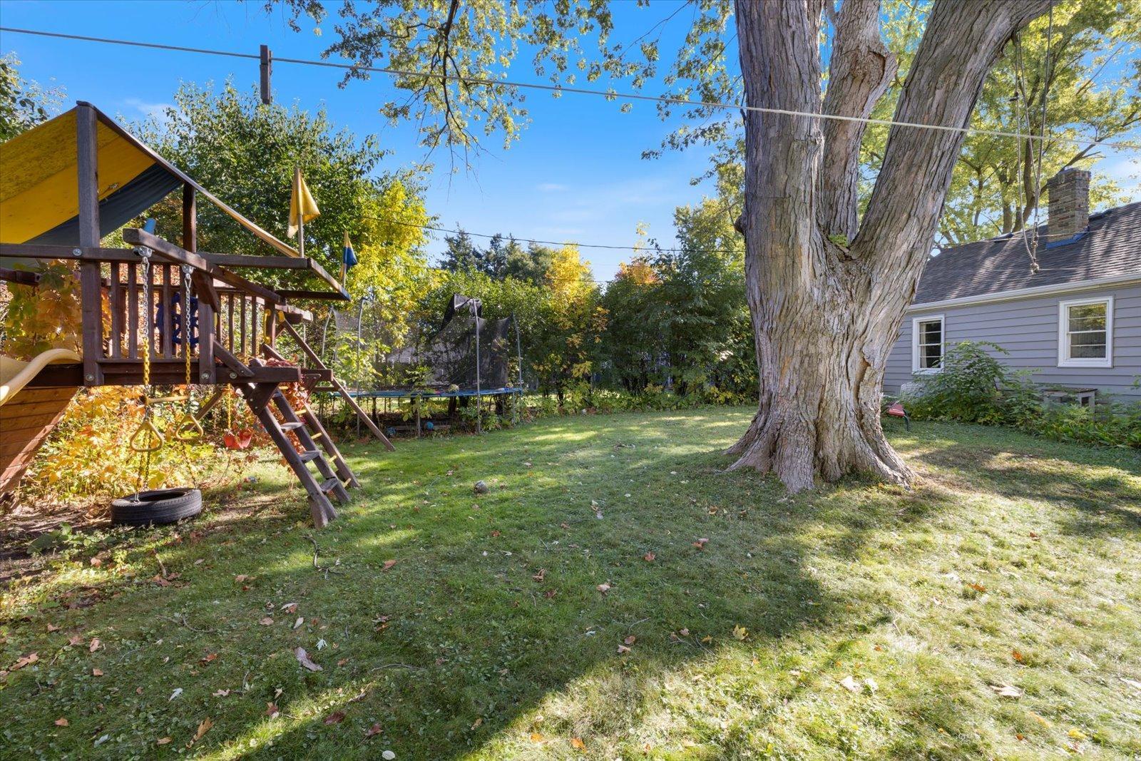 1445 Larpenteur Avenue W