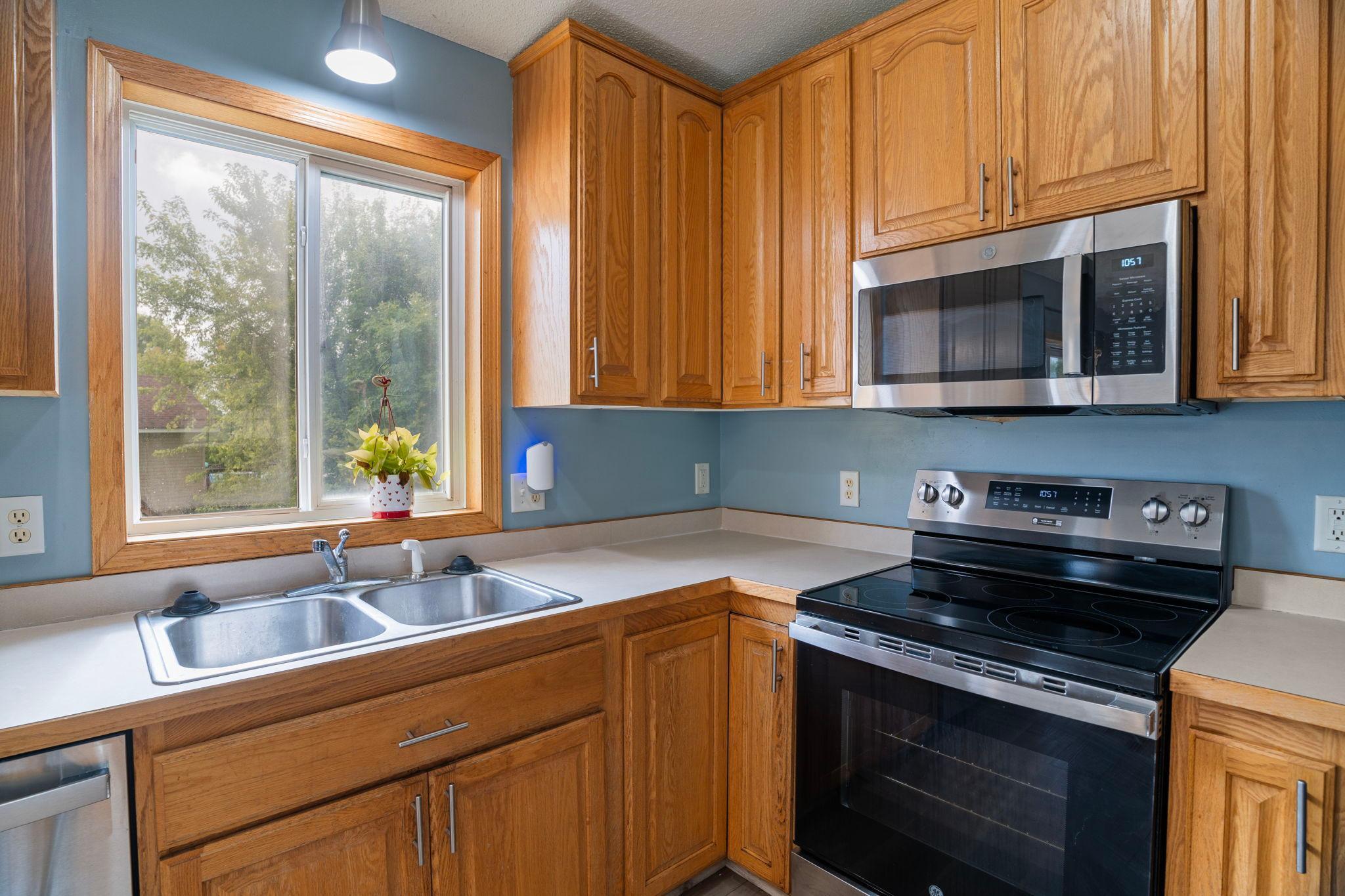 4156 Jansen Avenue NE