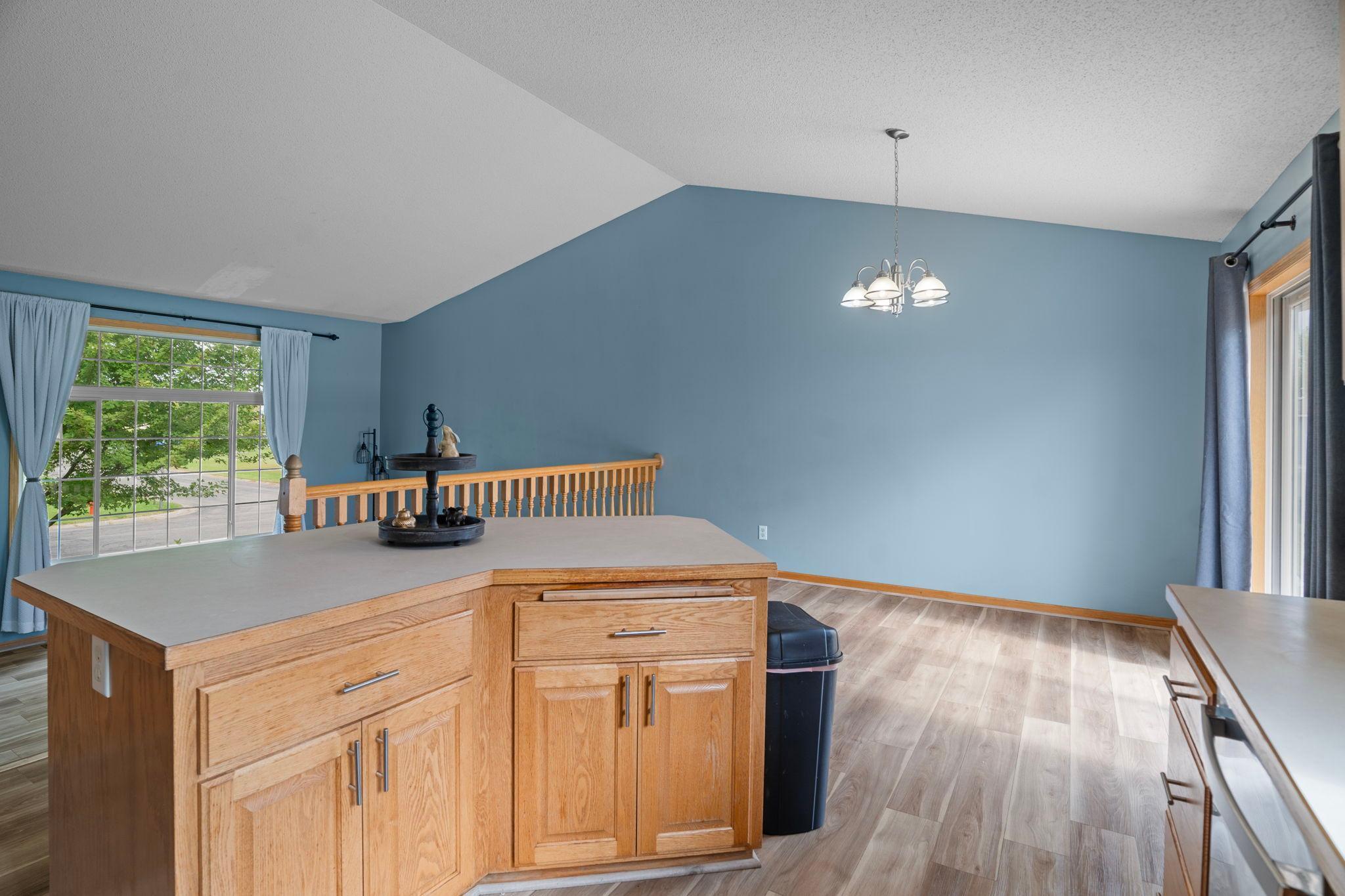 4156 Jansen Avenue NE