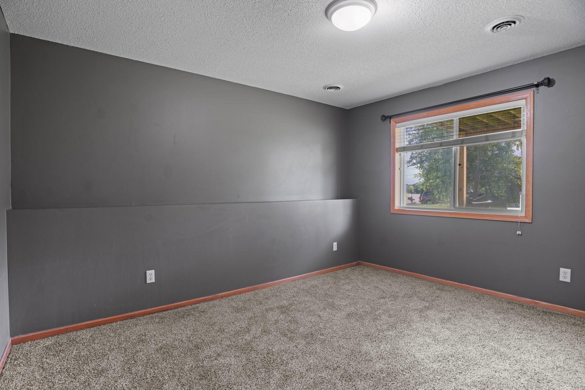 4156 Jansen Avenue NE