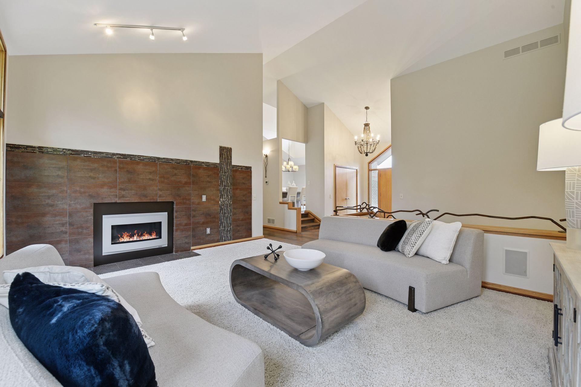 5880 Boulder Bridge Lane