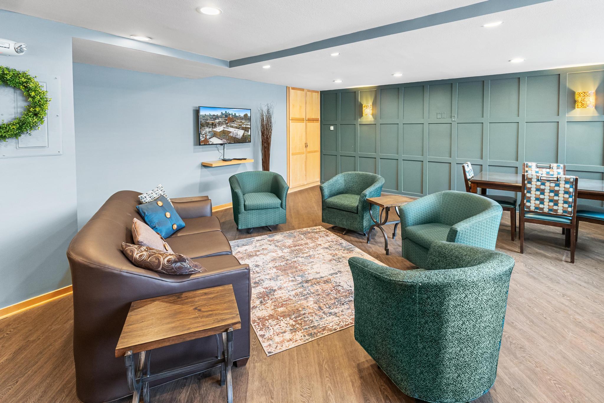 1770 Bryant Avenue S Unit: 301