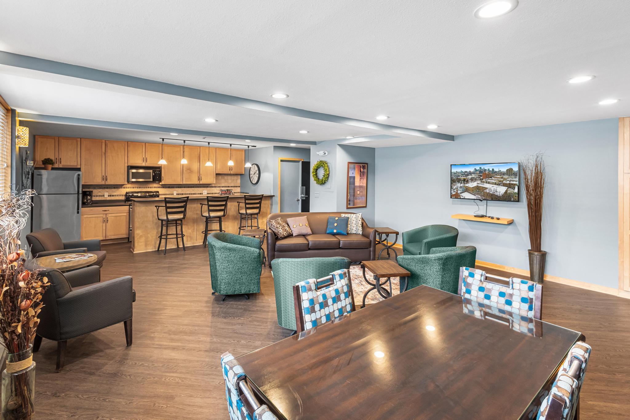 1770 Bryant Avenue S Unit: 301