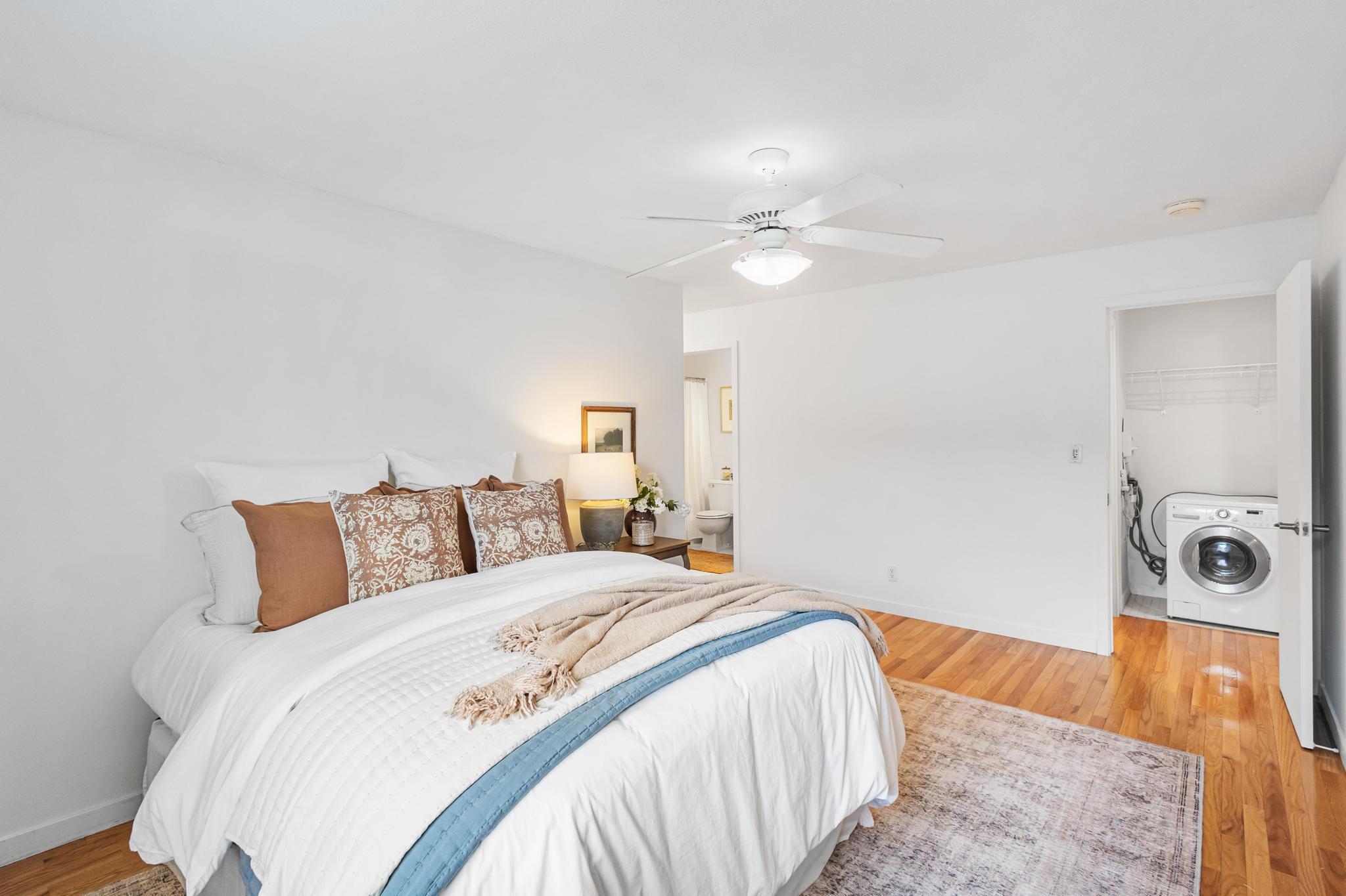 1770 Bryant Avenue S Unit: 301