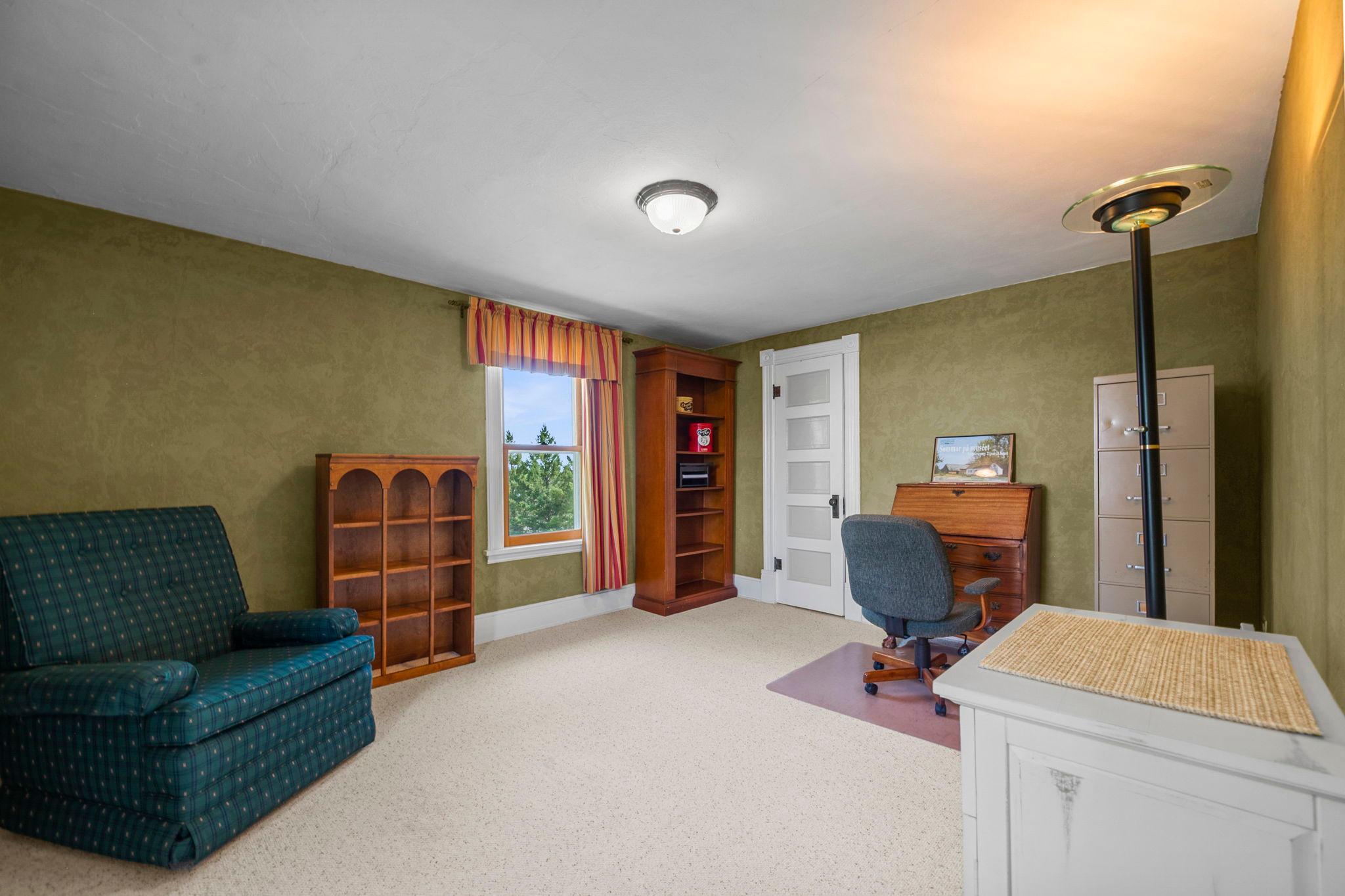 8711 County Road 7 NW