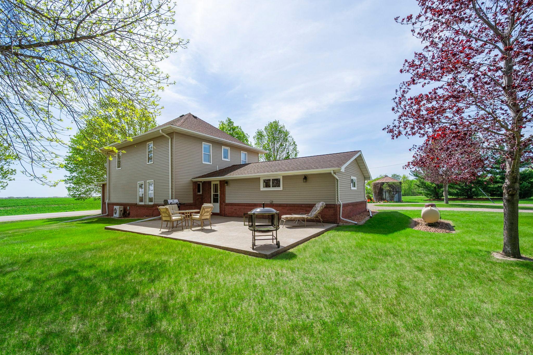 8711 County Road 7 NW