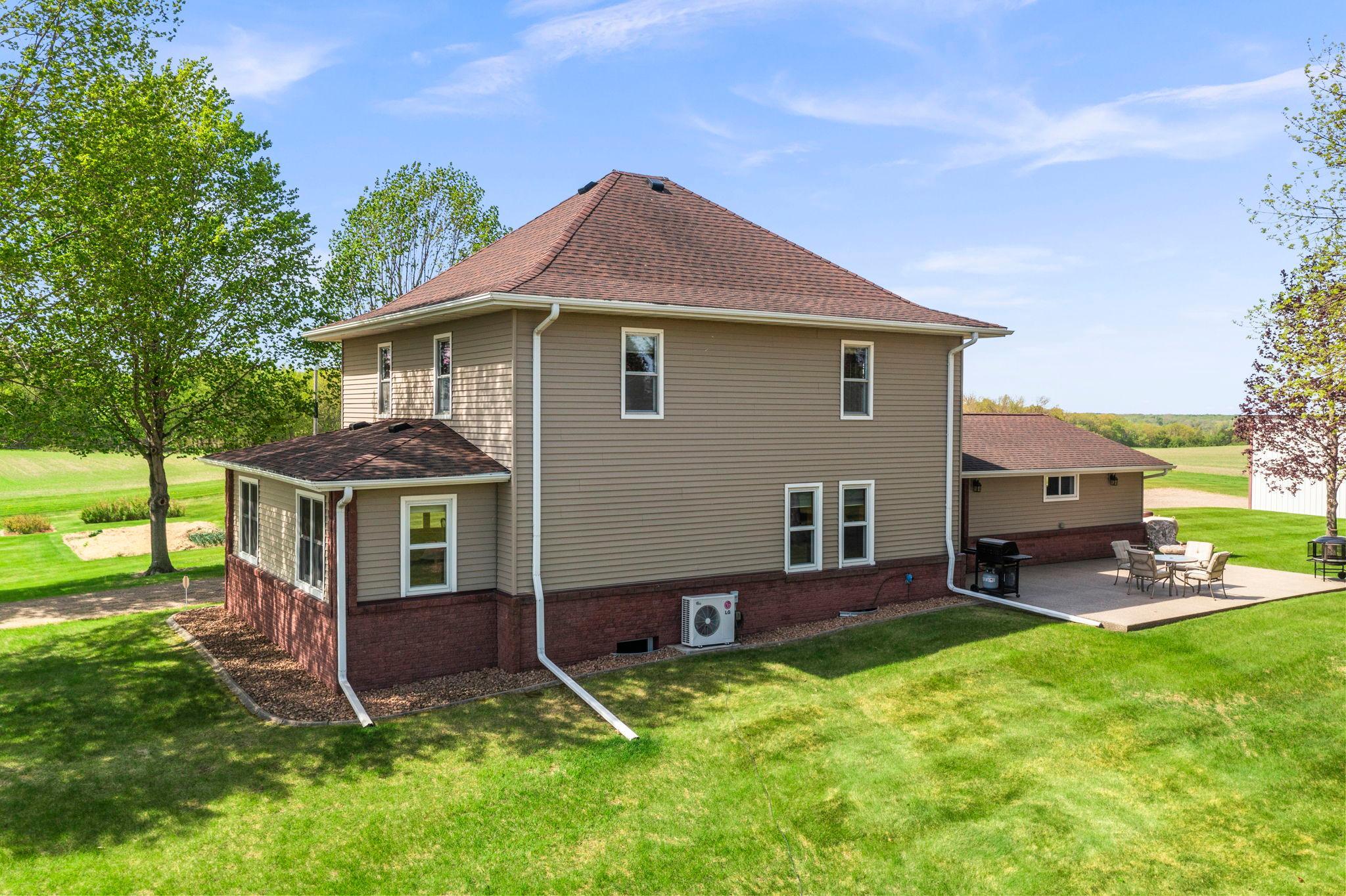 8711 County Road 7 NW