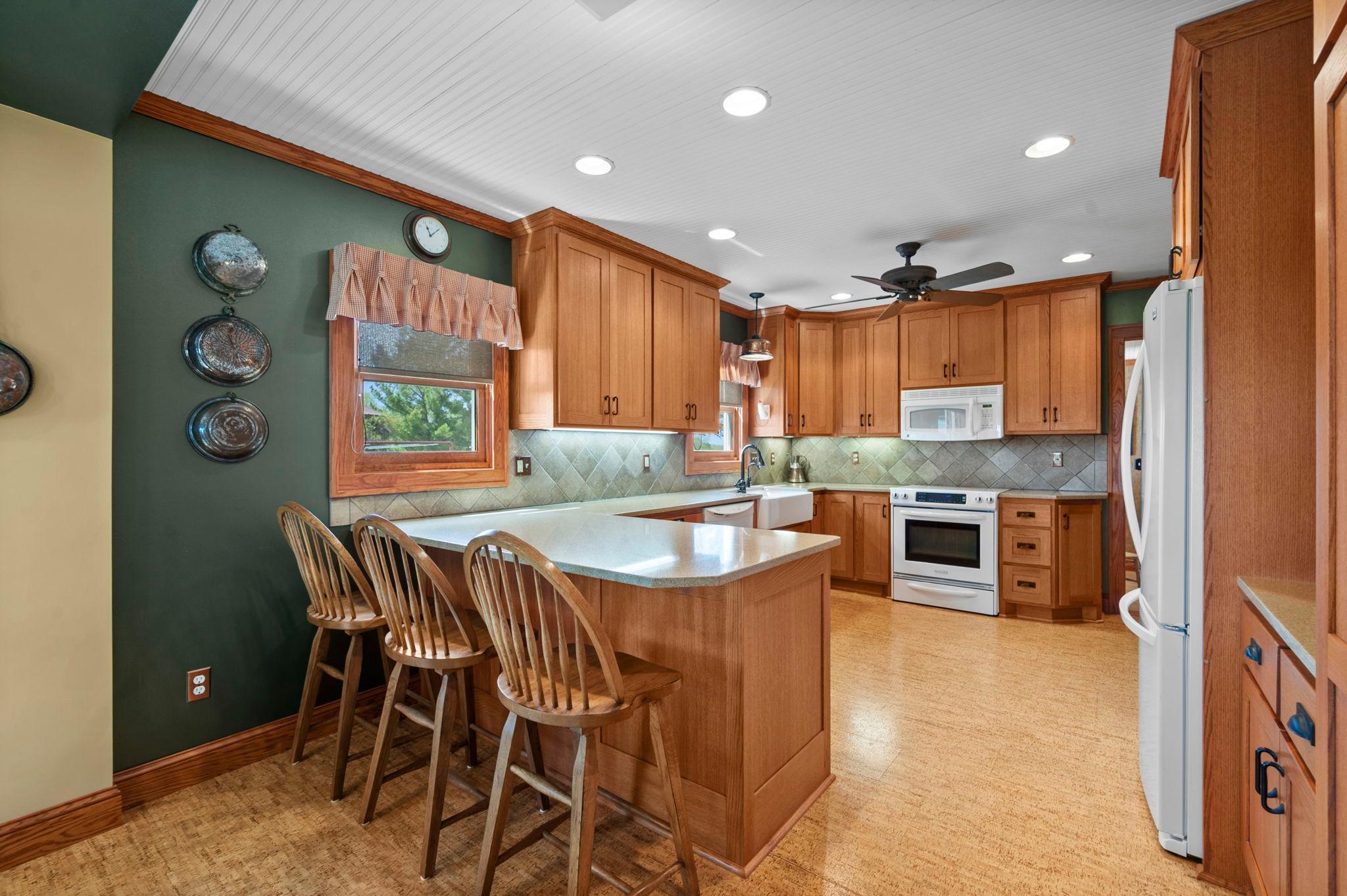 8711 County Road 7 NW