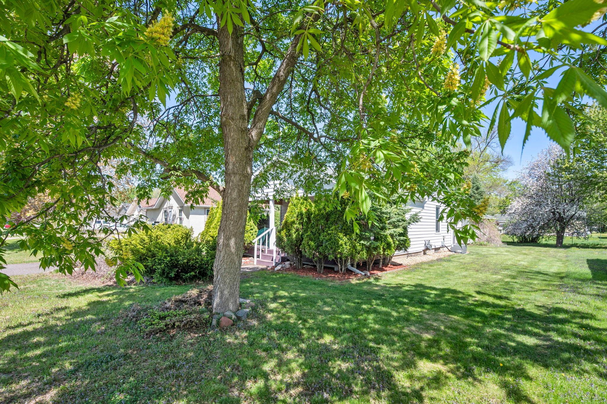 212 4th Avenue NE