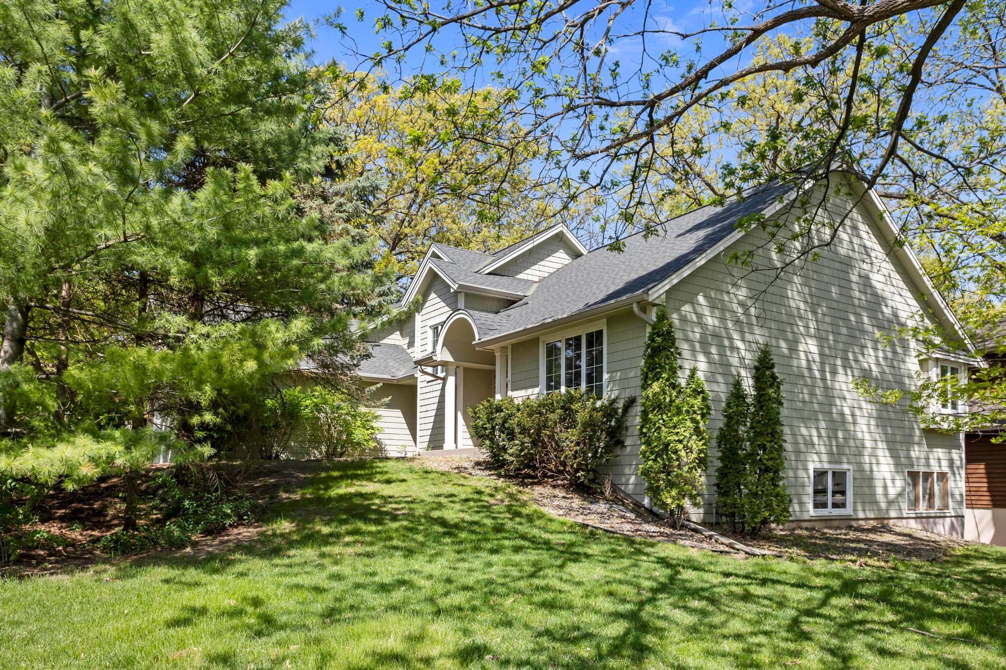 12827 Dover Court