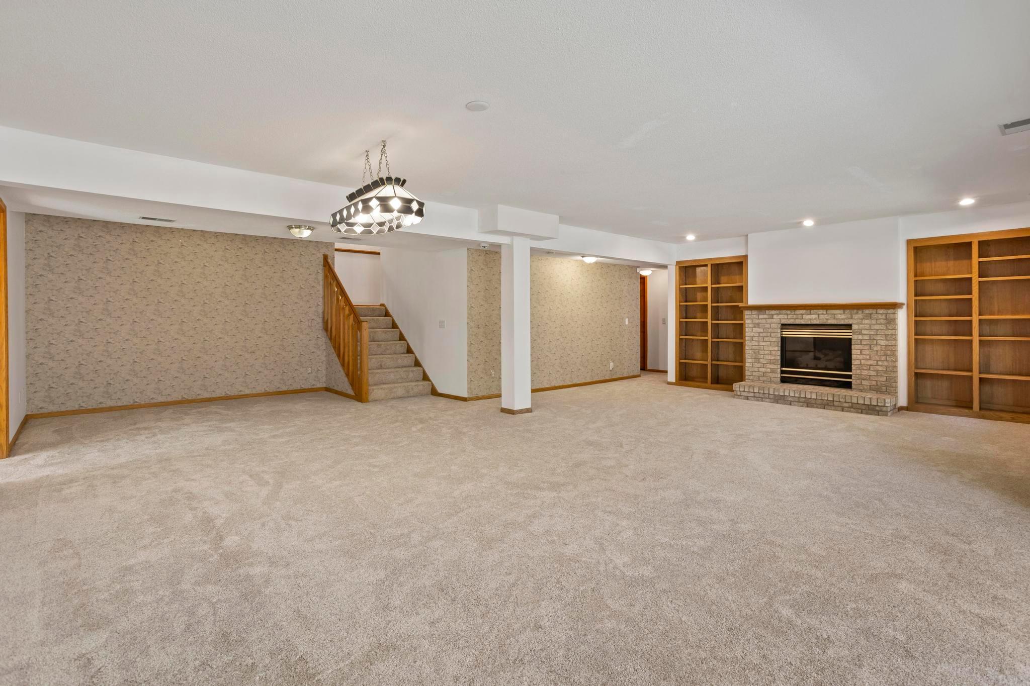 12827 Dover Court
