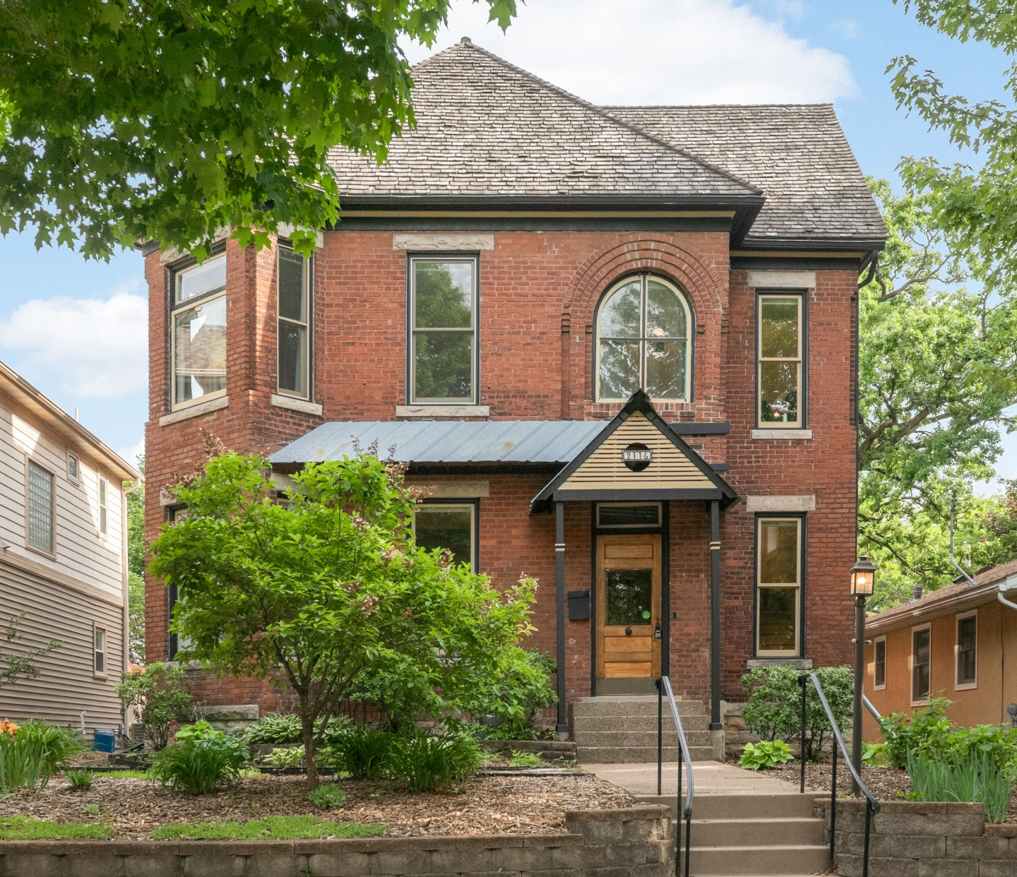 2116 Lincoln Avenue Saint Paul Mn Us 55105 Nst7076669