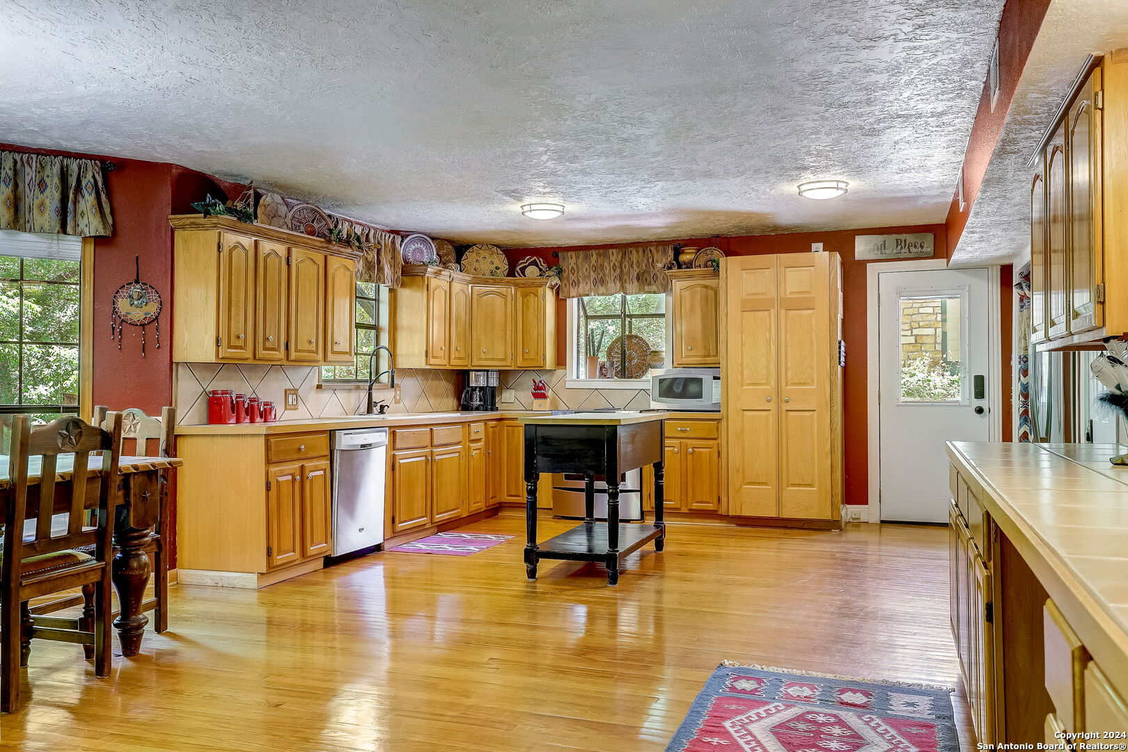 1806 PONDEROSA DR
