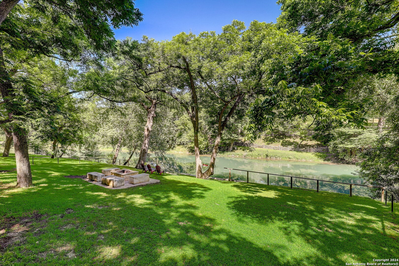1806 PONDEROSA DR