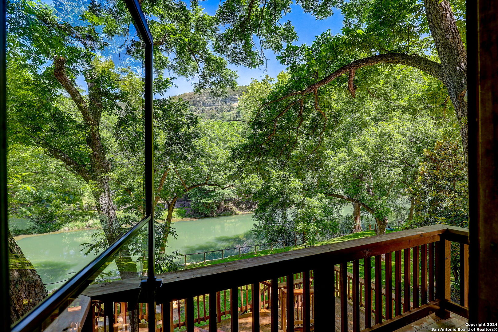 1806 PONDEROSA DR