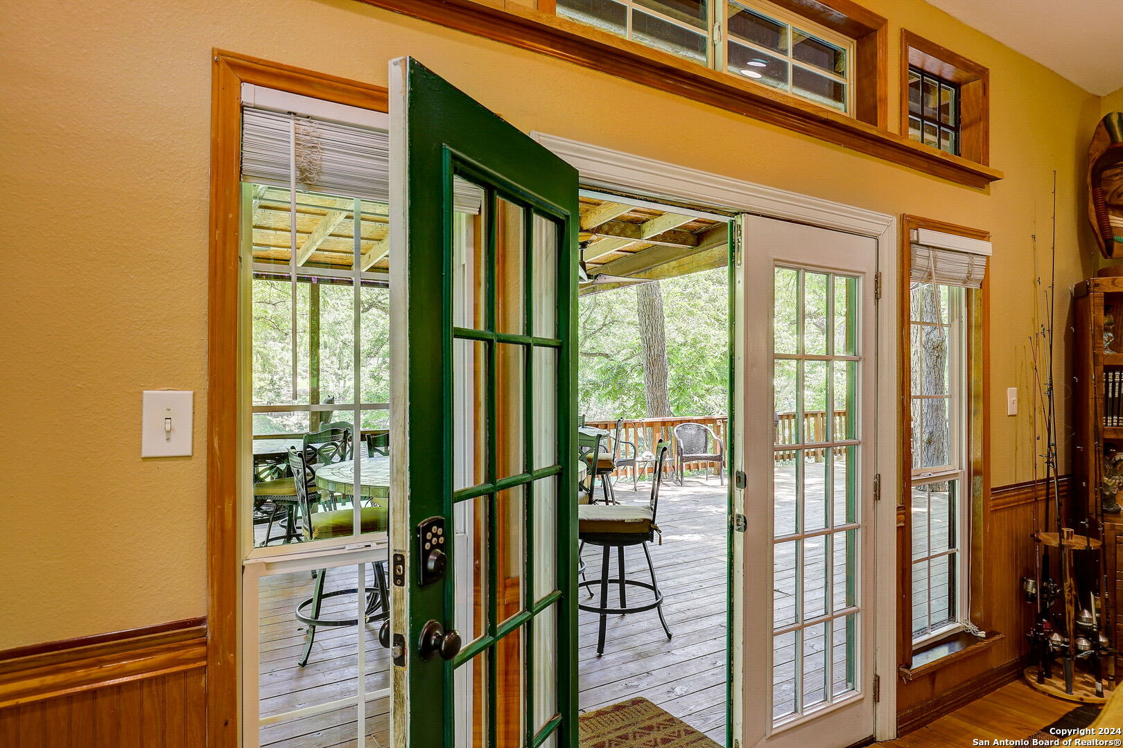 1806 PONDEROSA DR