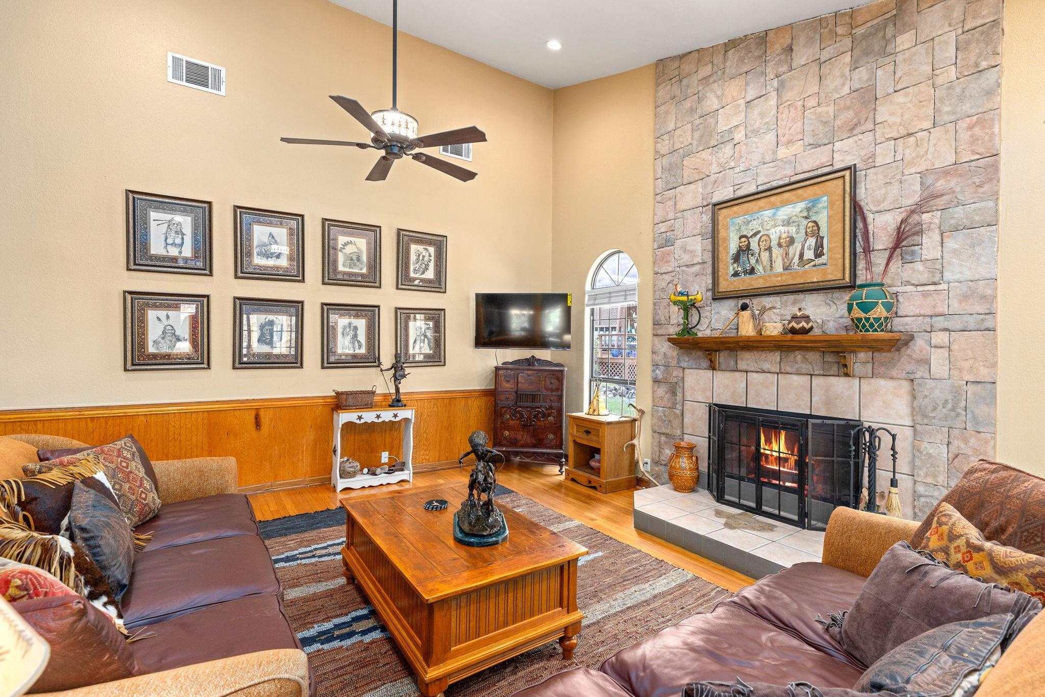 1806 Ponderosa Drive