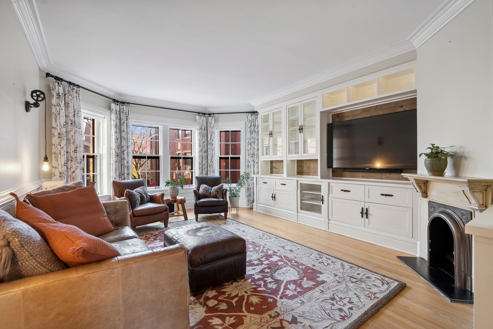 360 Ridge Avenue Unit: 10-2