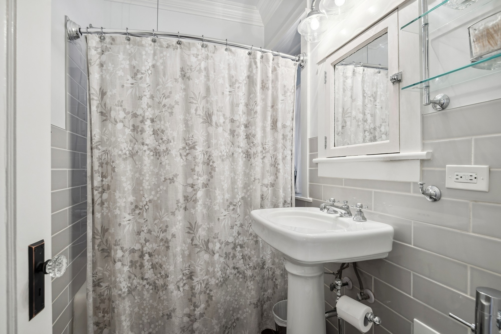 360 Ridge Avenue Unit: 10-2