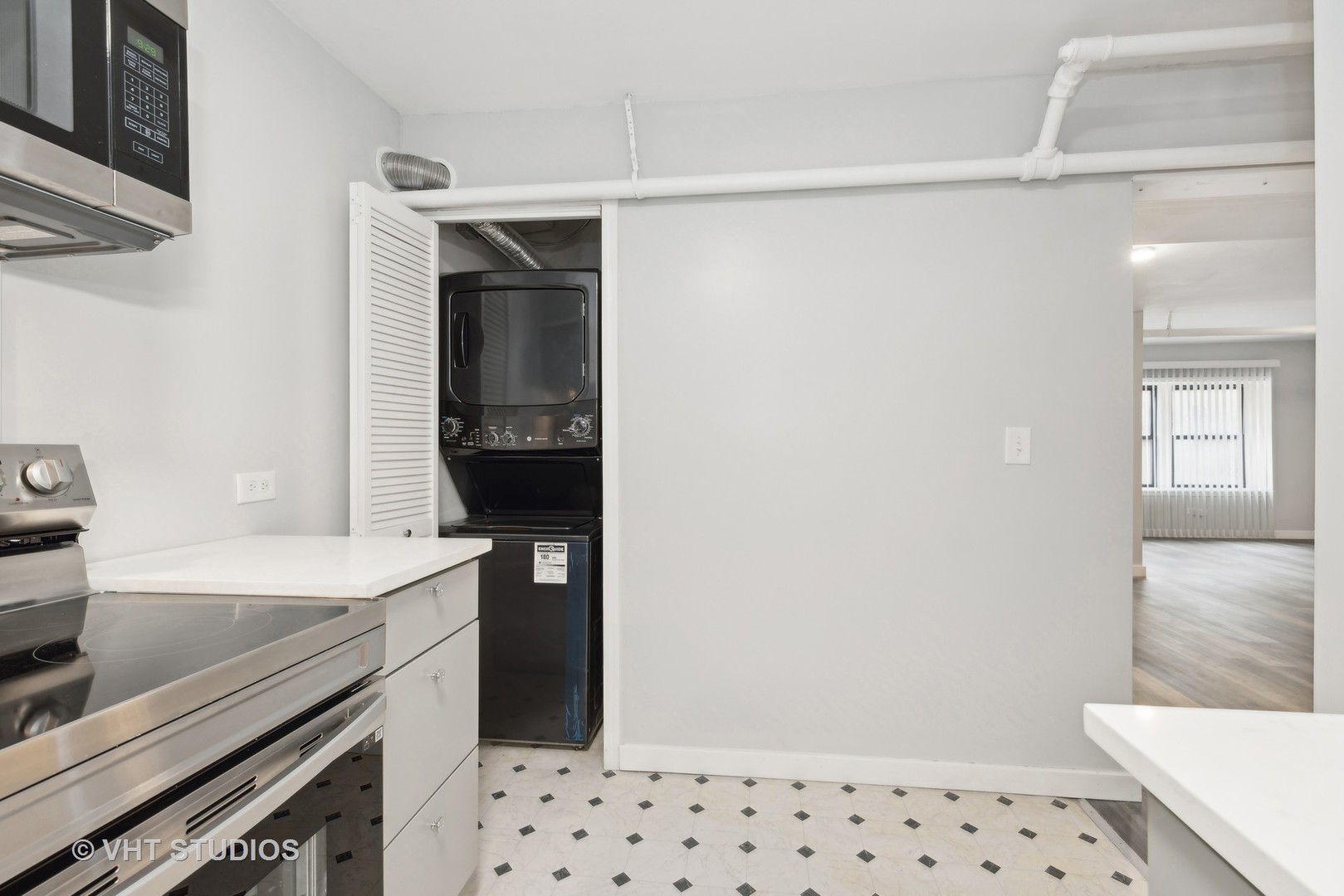 1052 W Catalpa Avenue Unit: G