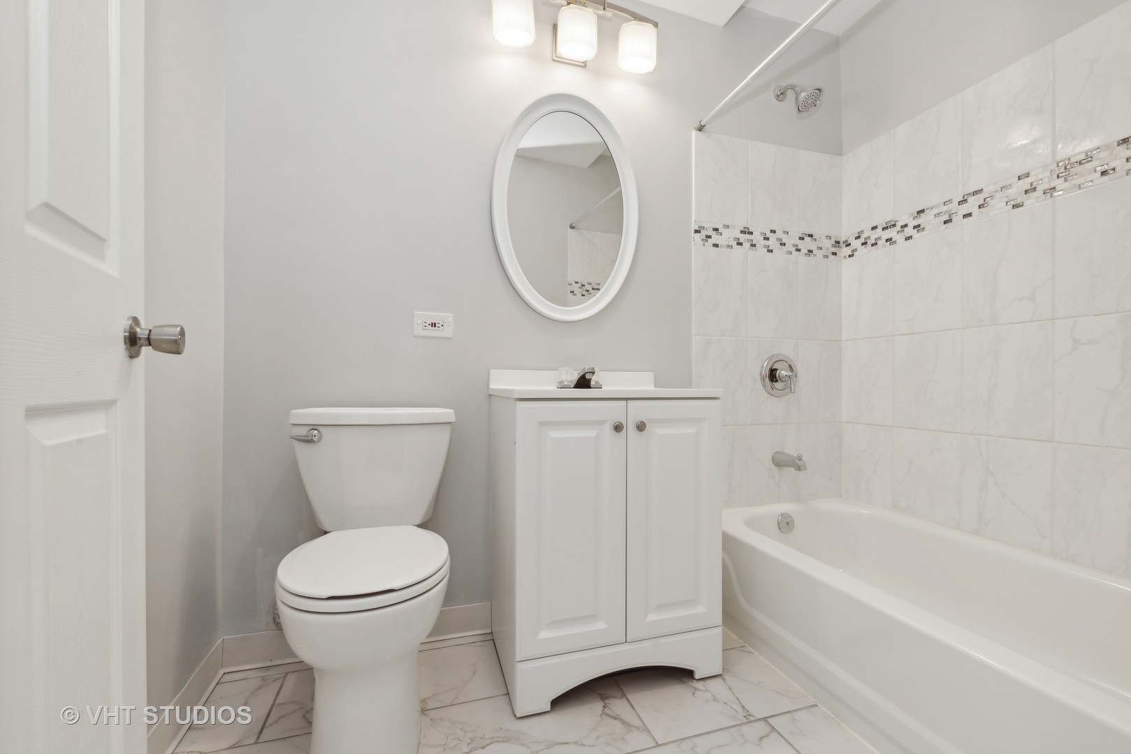 1052 W Catalpa Avenue Unit: G