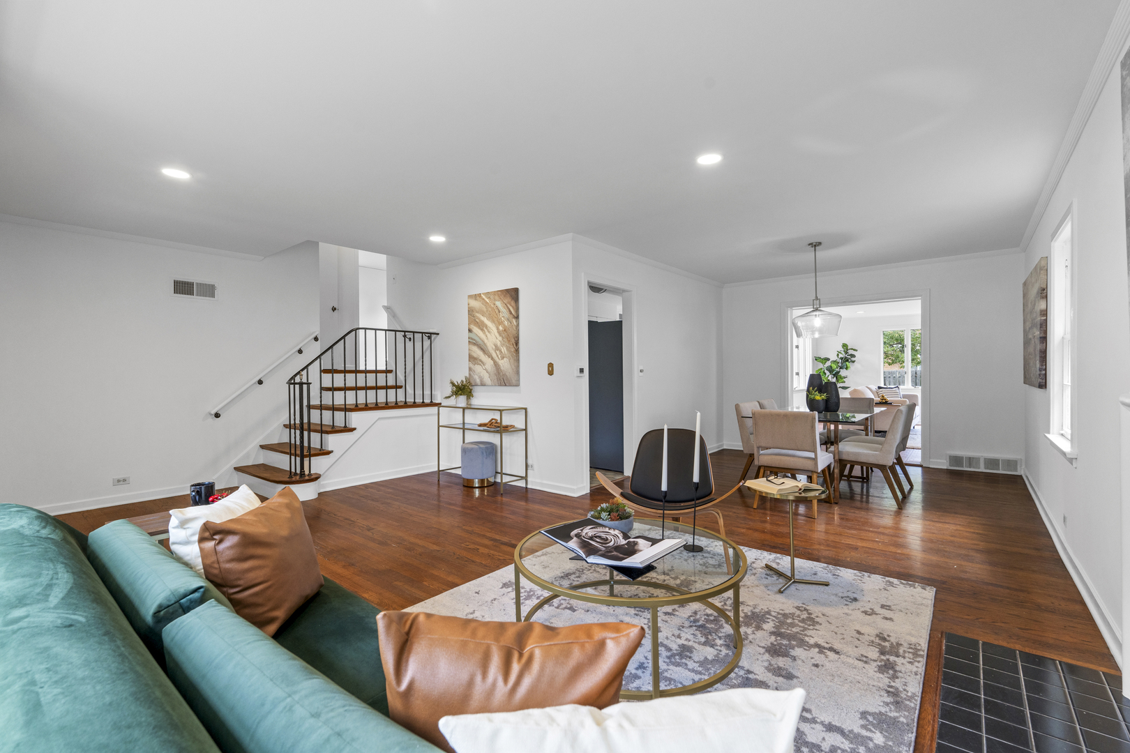 16 Williamsburg Court