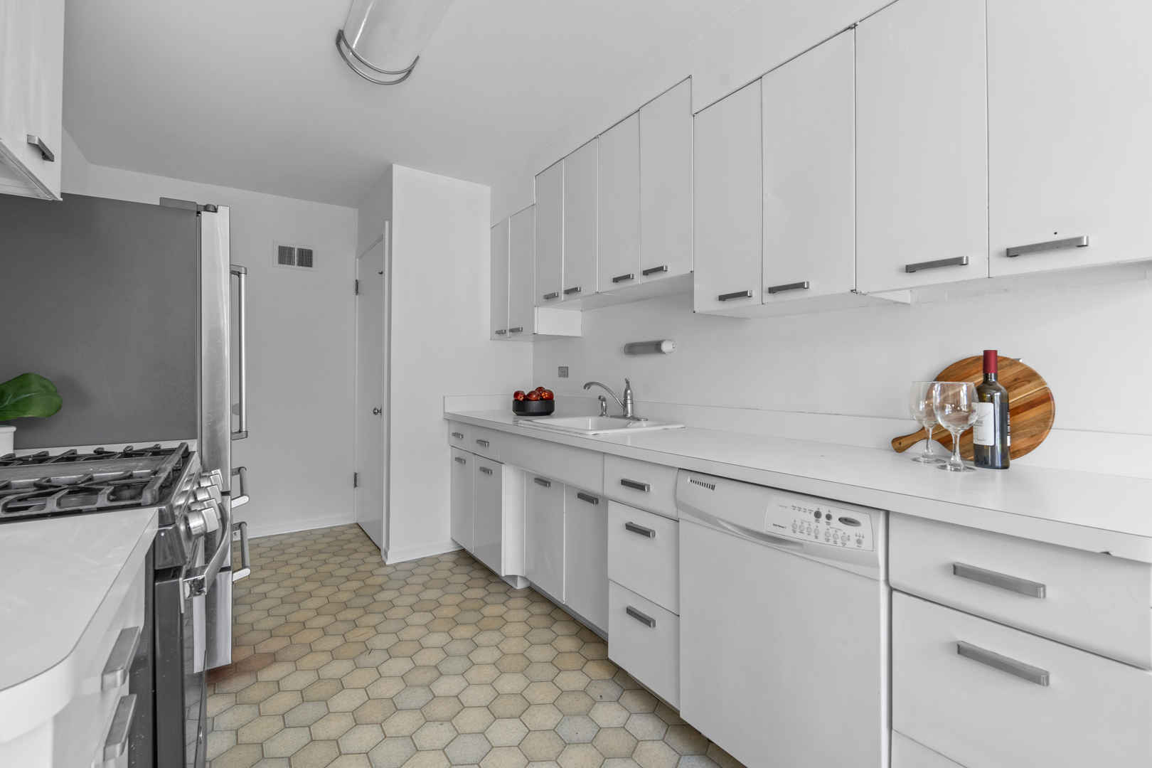 16 Williamsburg Court