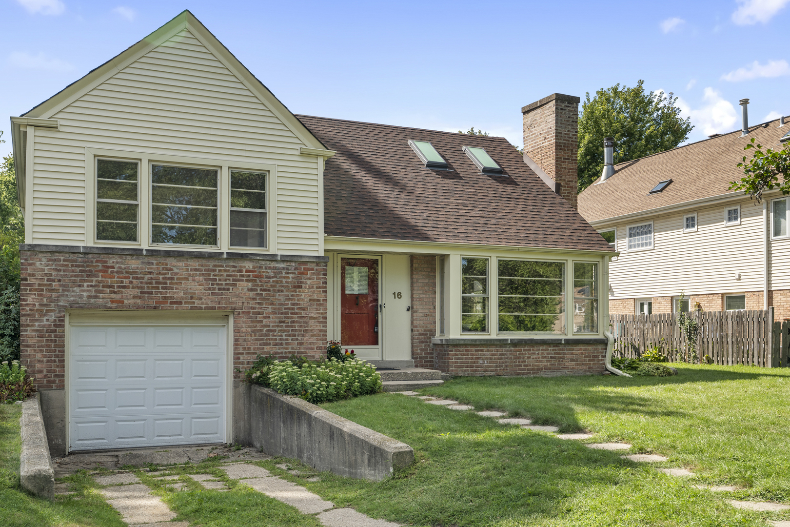 16 Williamsburg Court
