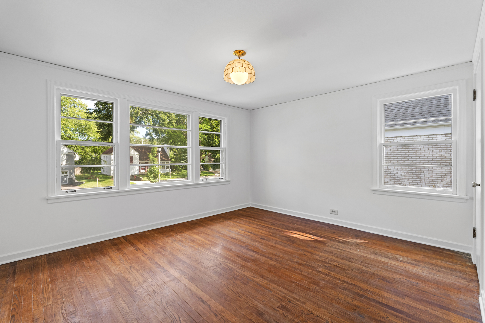 16 Williamsburg Court