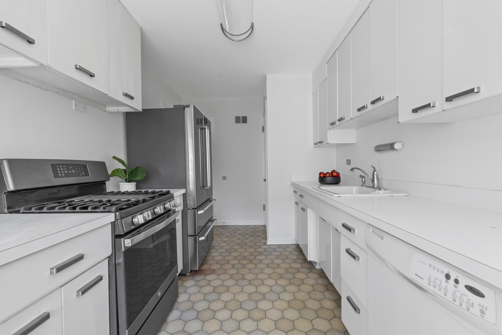 16 Williamsburg Court