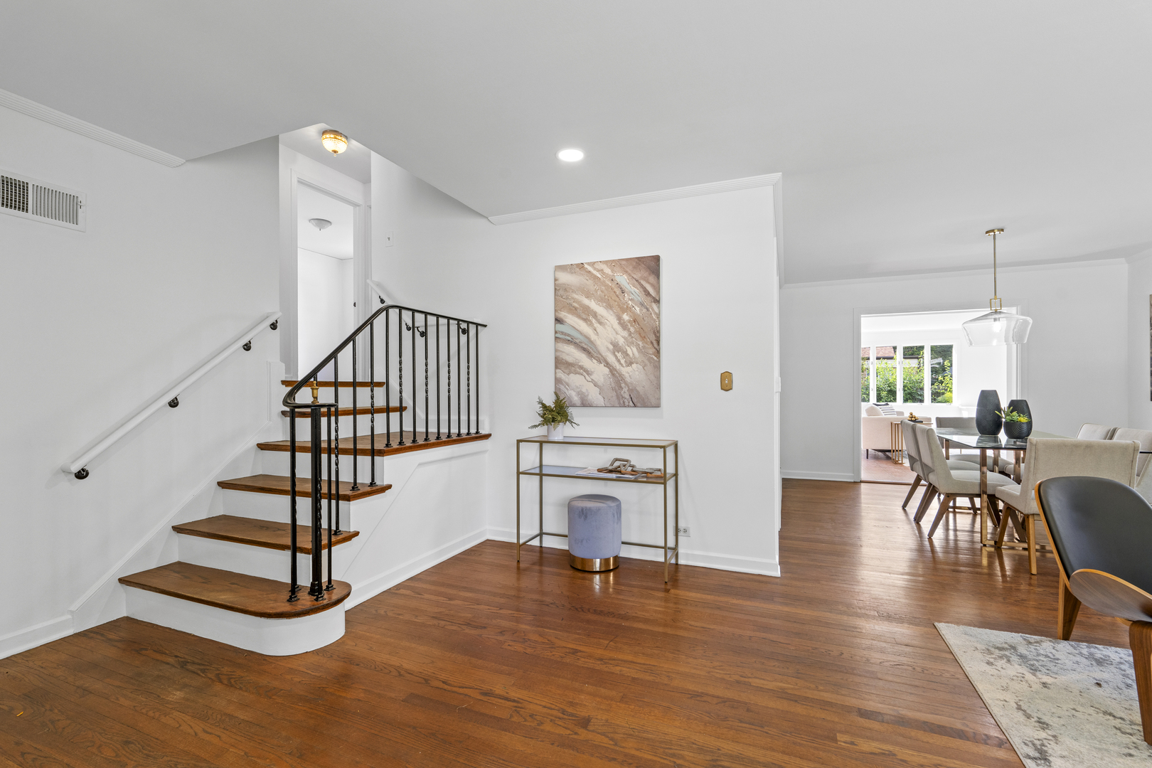 16 Williamsburg Court