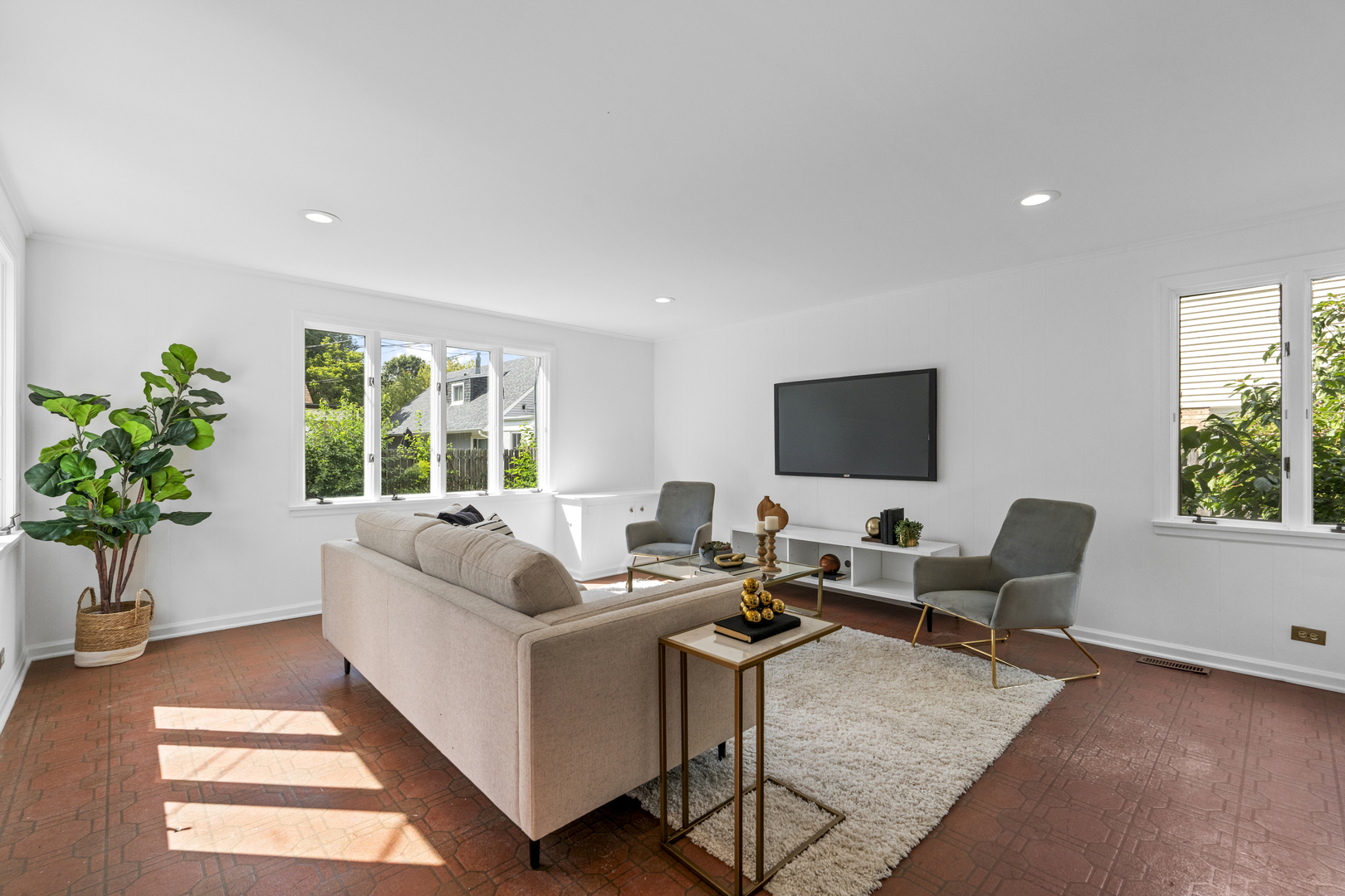 16 Williamsburg Court