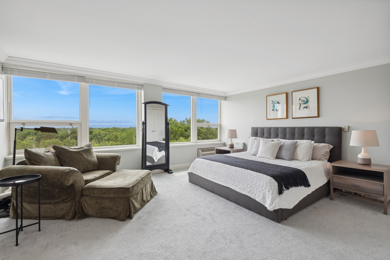 1630 SHERIDAN Road Unit: 10L