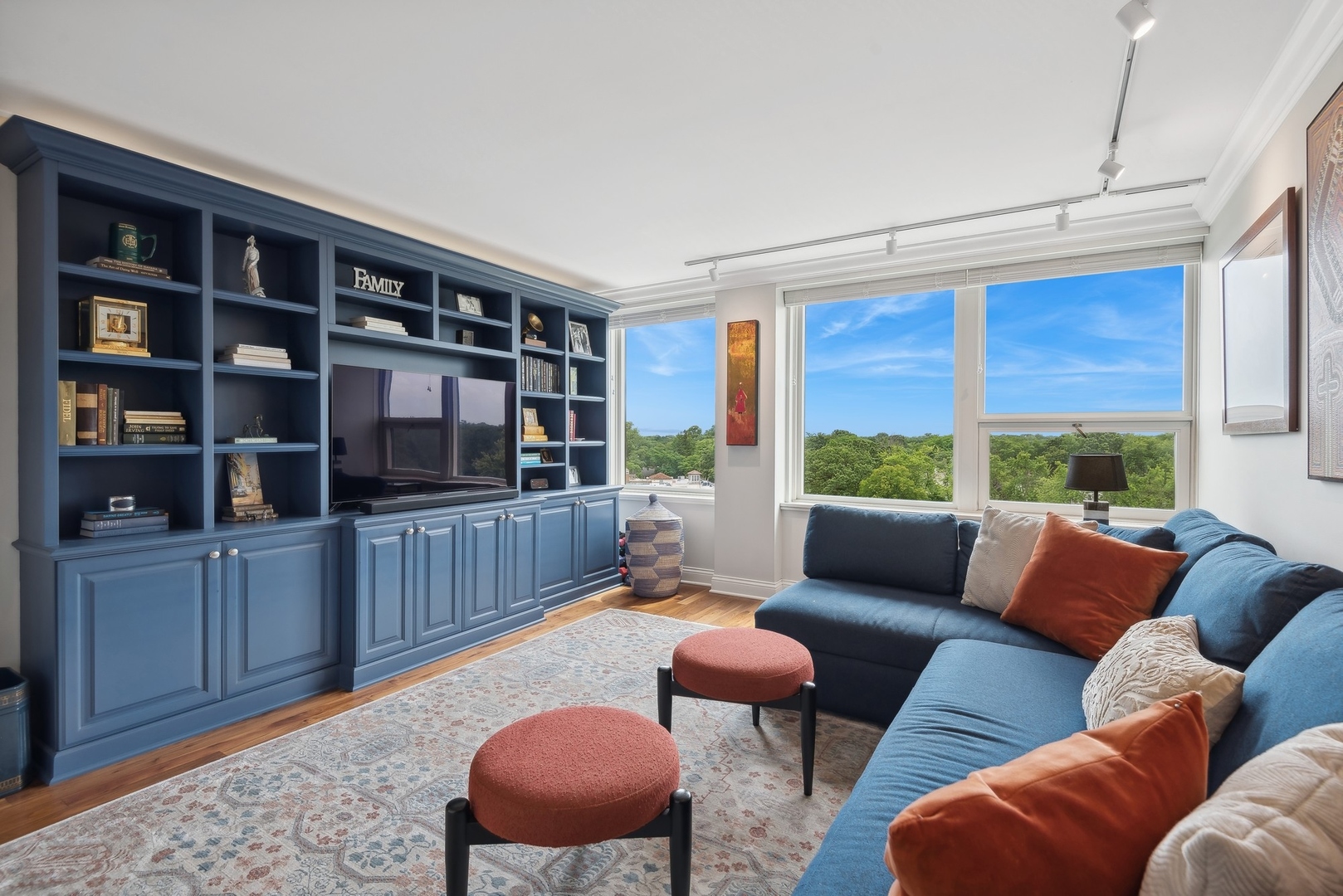 1630 SHERIDAN Road Unit: 10L