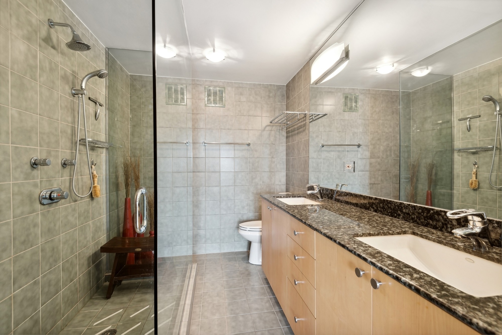 1630 SHERIDAN Road Unit: 10L